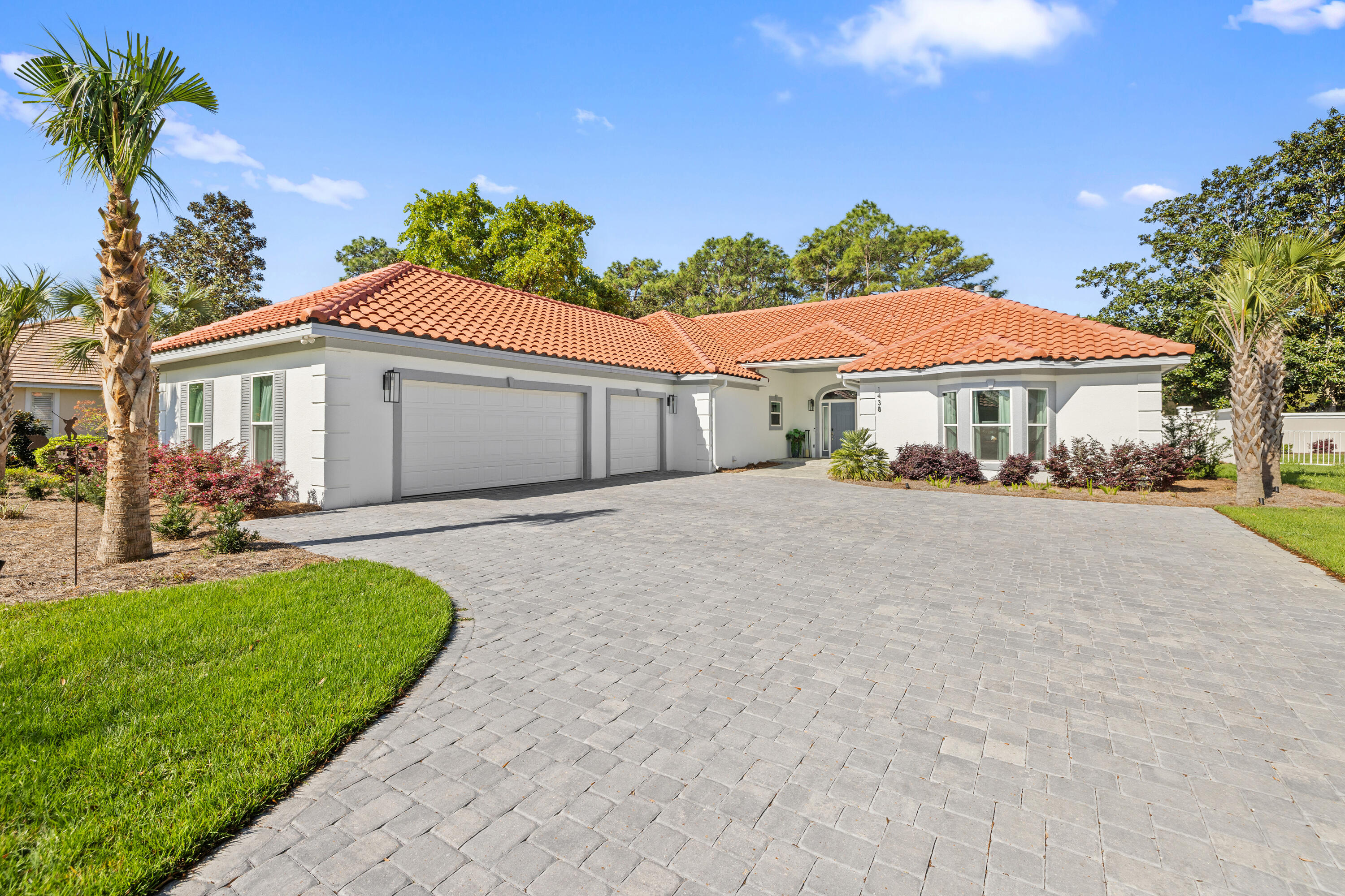 BAYTOWNE AVE EAST - Residential