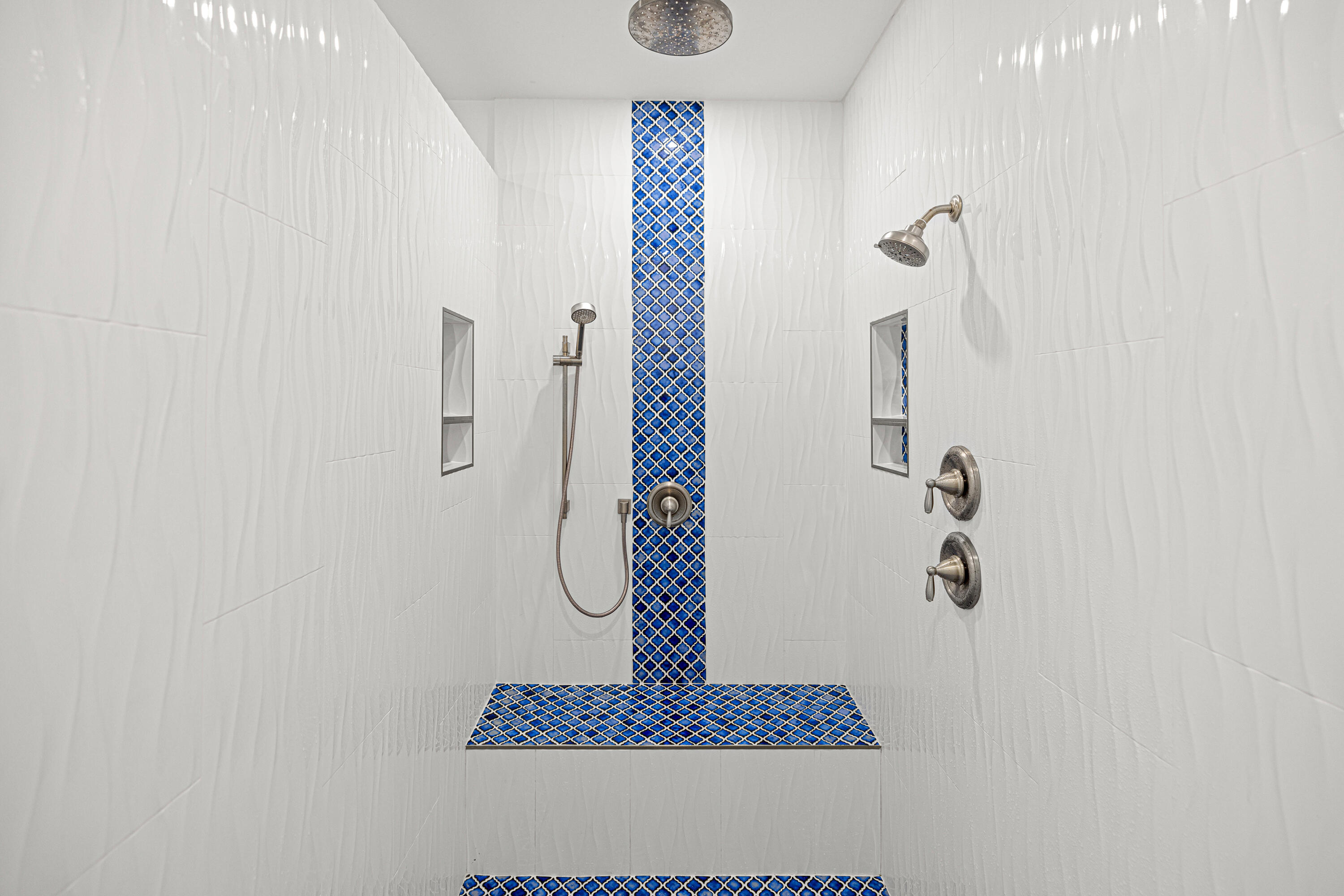 BAYTOWNE AVE EAST - Residential