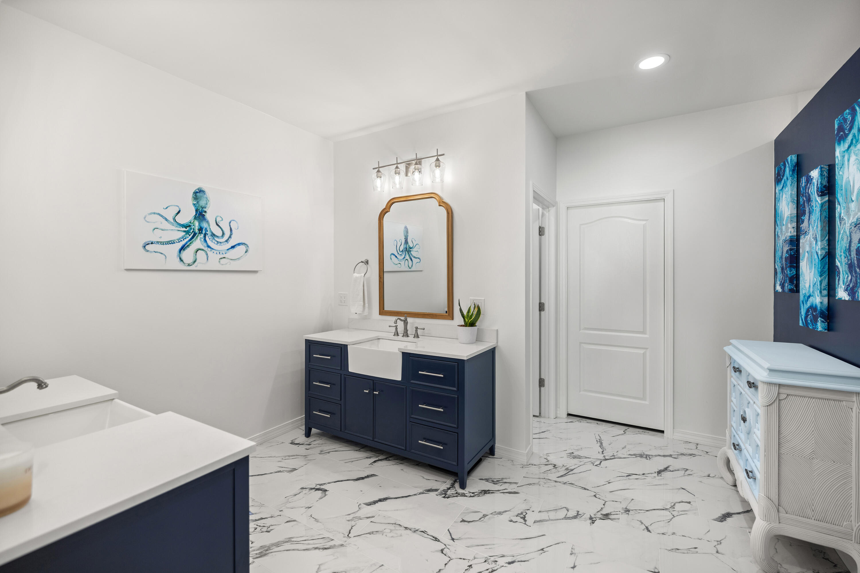 BAYTOWNE AVE EAST - Residential