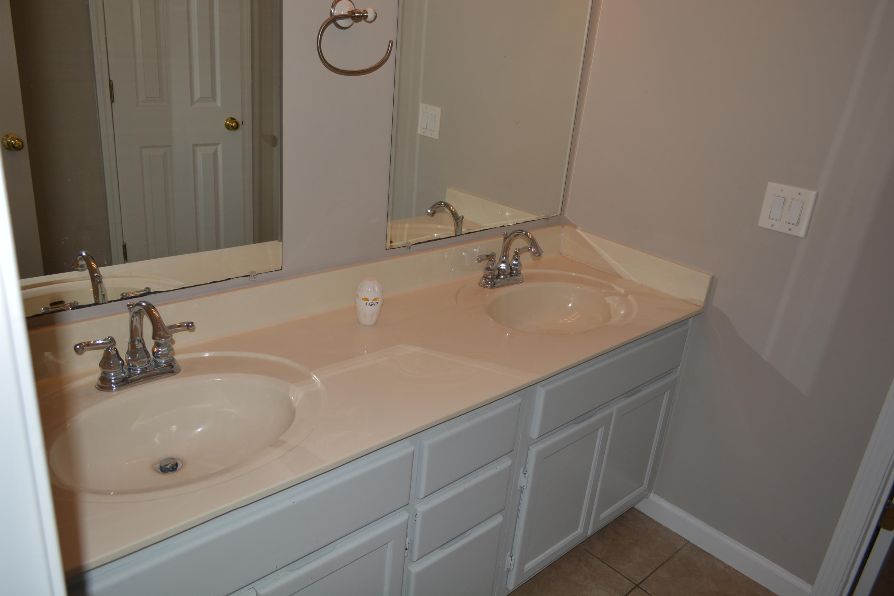 MARY ESTHER MANOR 1ST ADDN - Residential