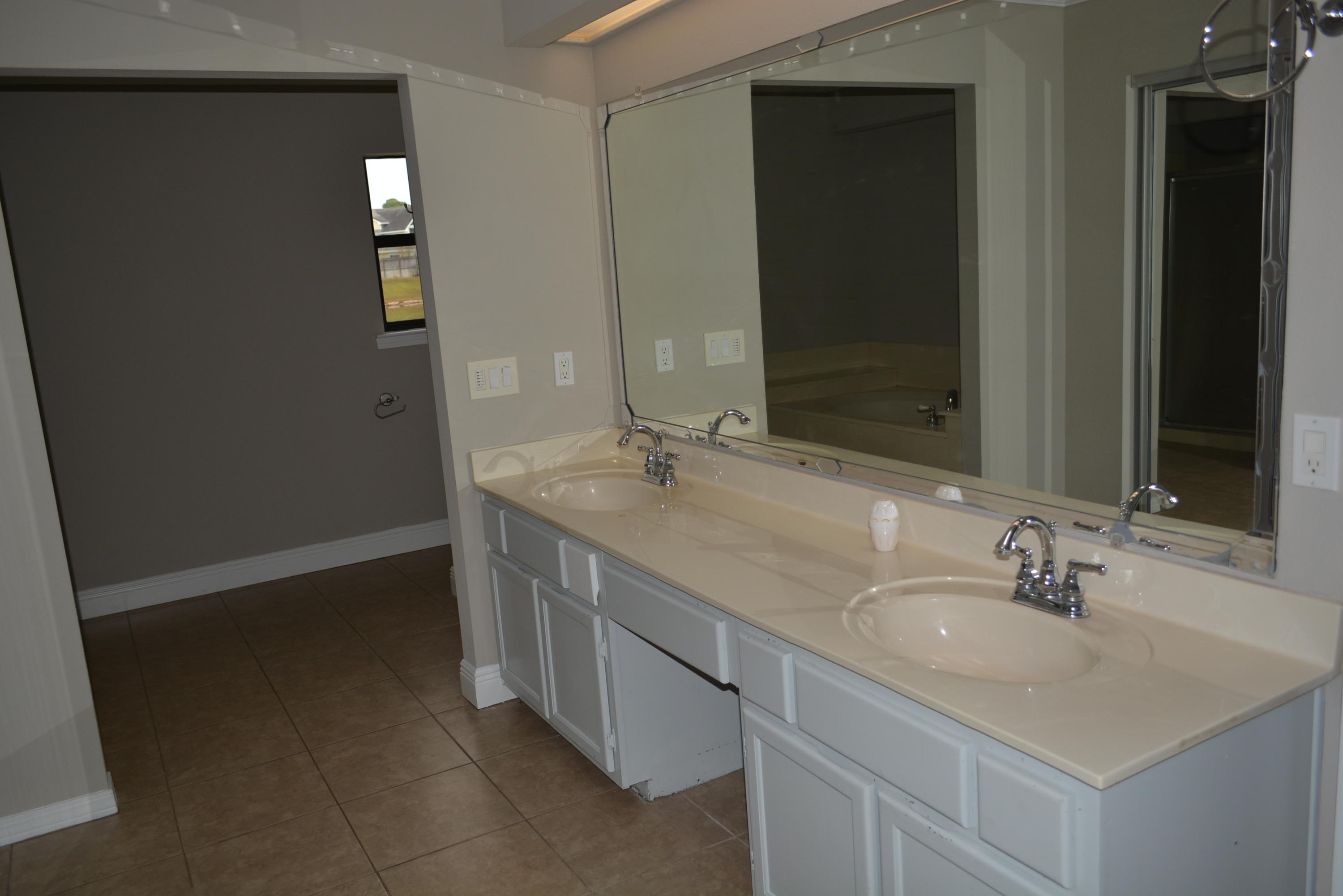 MARY ESTHER MANOR 1ST ADDN - Residential