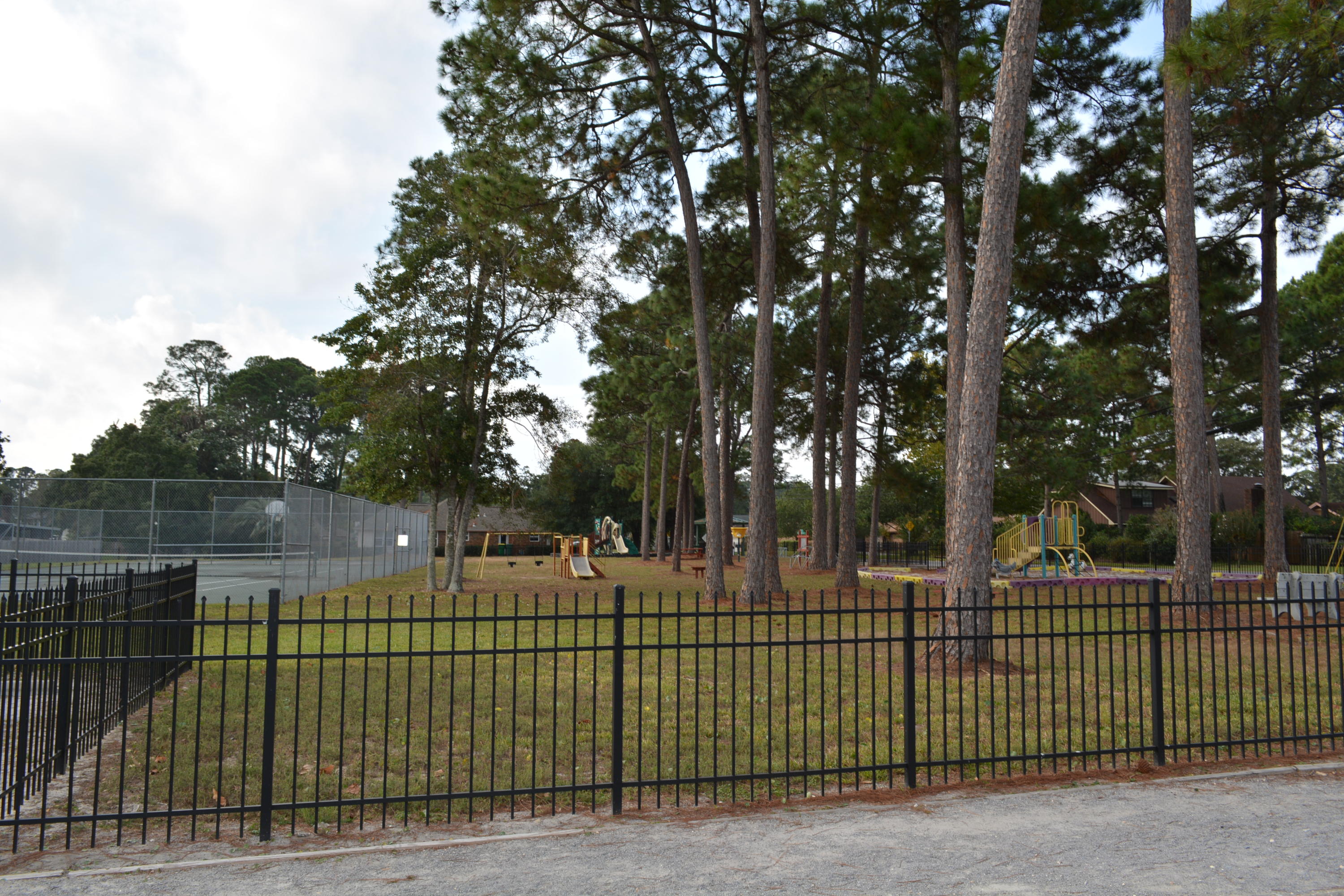 MARY ESTHER MANOR 1ST ADDN - Residential