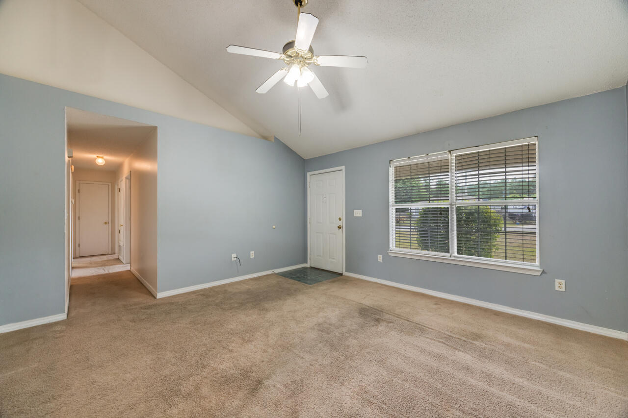 15 Flora Cove