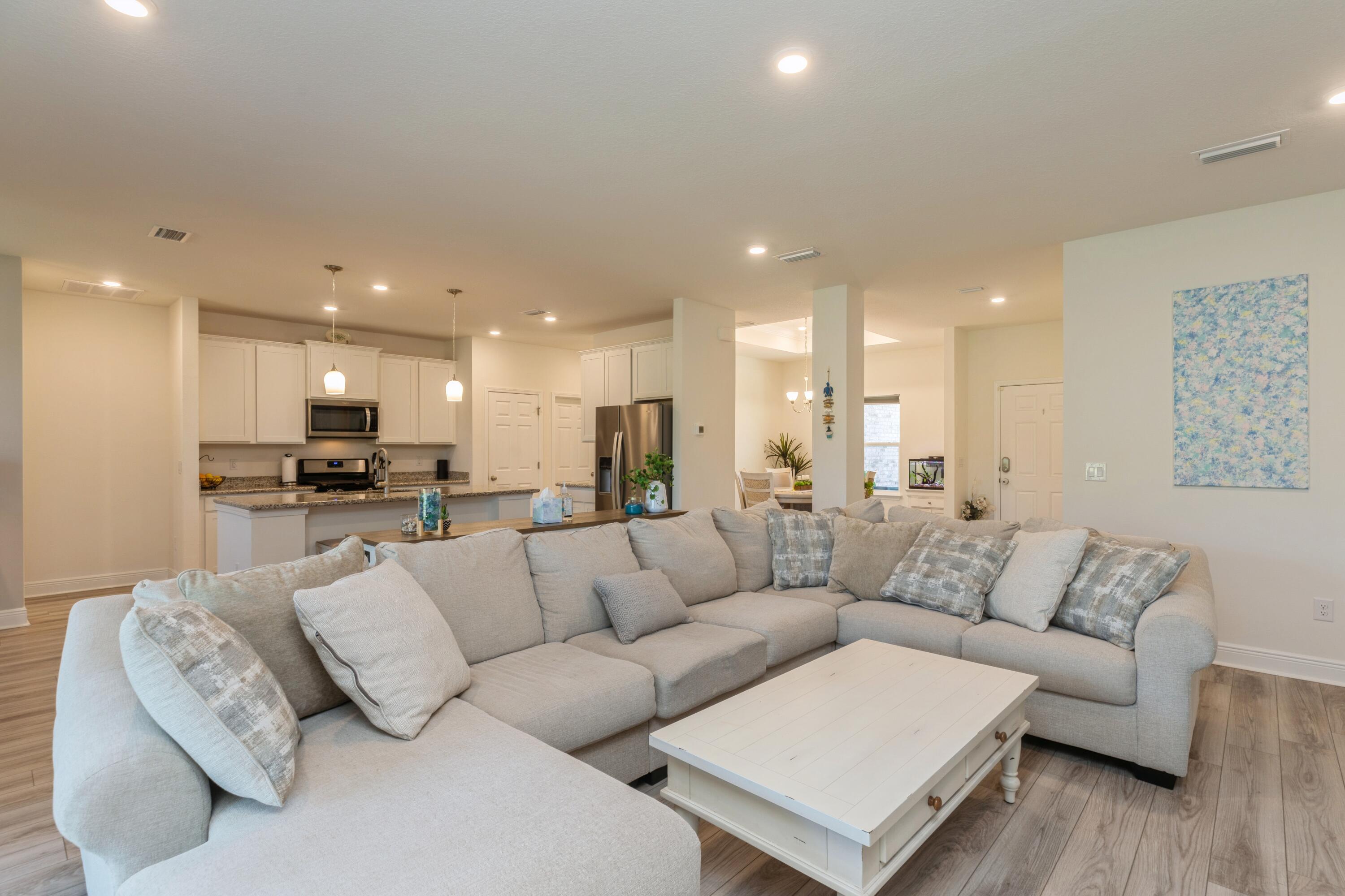 HAMMOCK BAY - Residential
