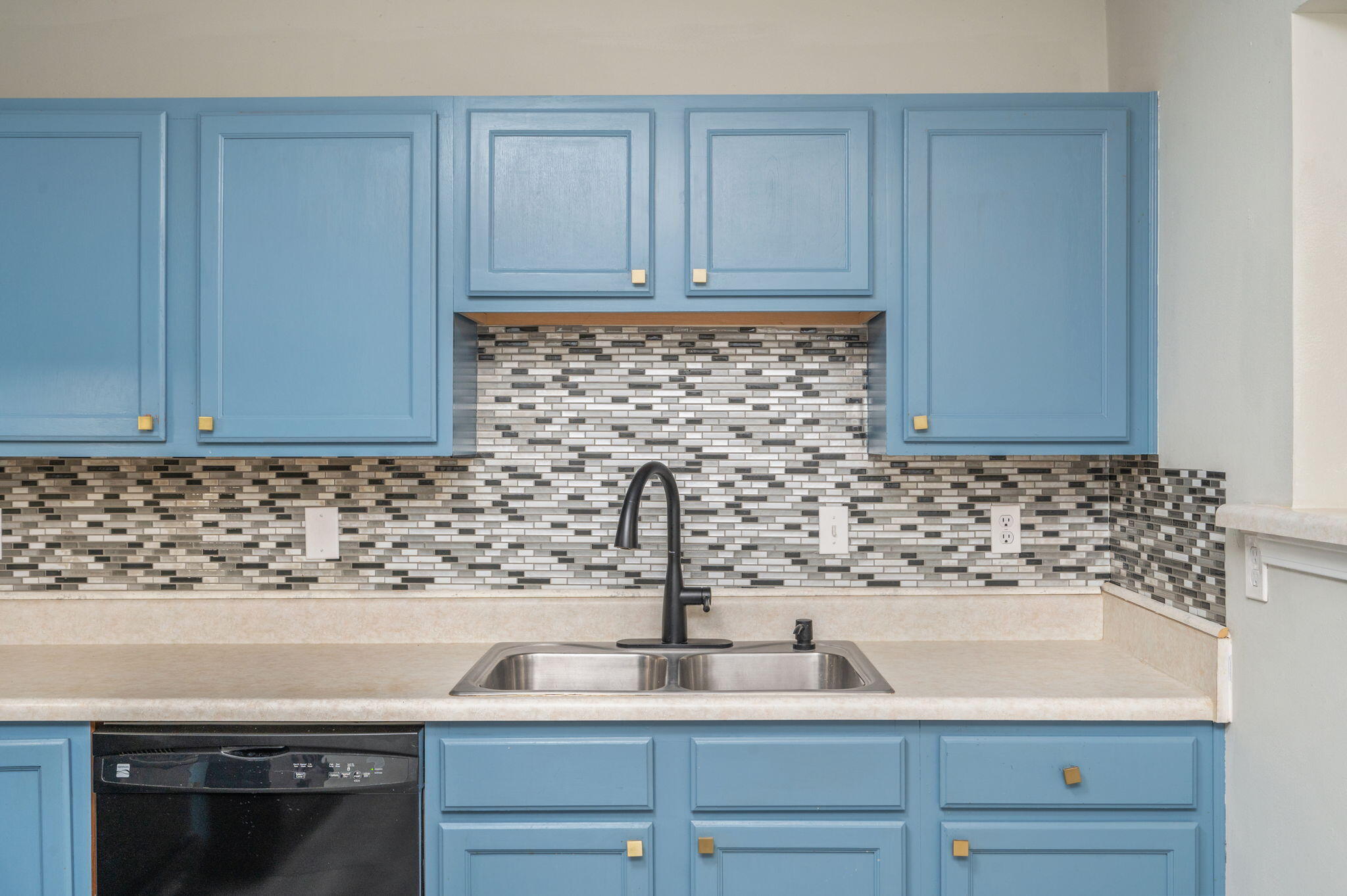 STILLWELL ESTATES - Residential Lease