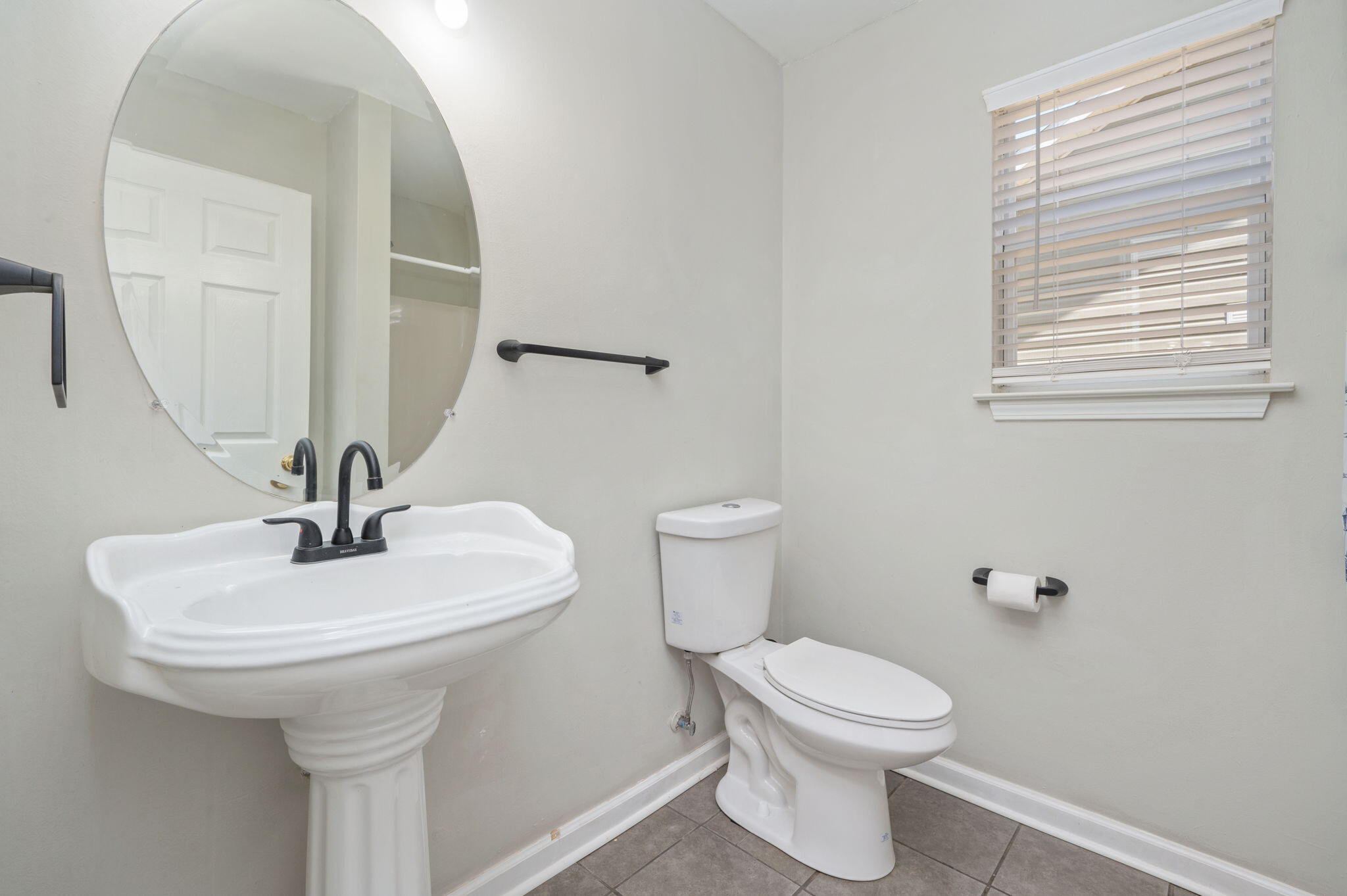 STILLWELL ESTATES - Residential Lease