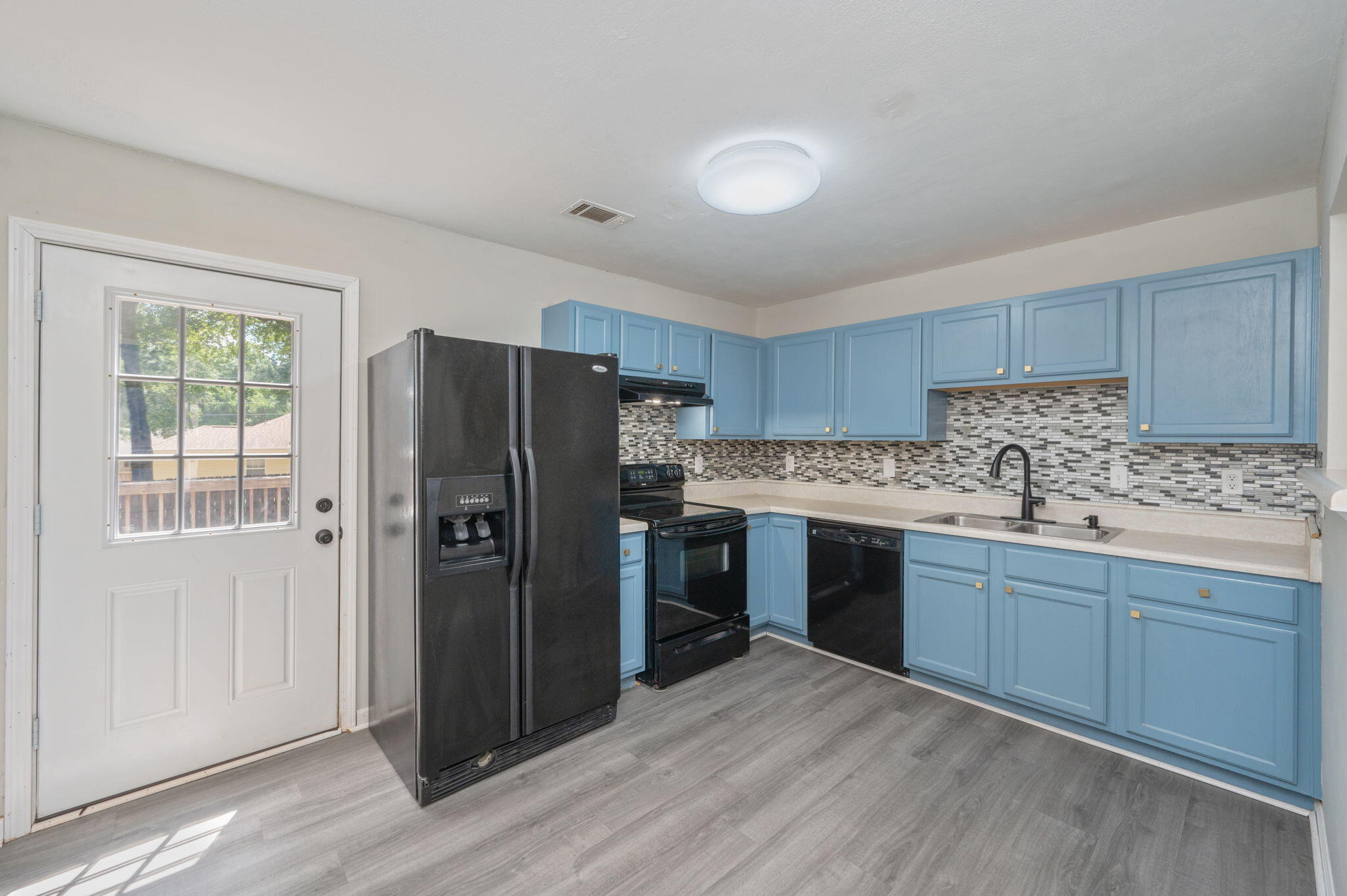 STILLWELL ESTATES - Residential Lease
