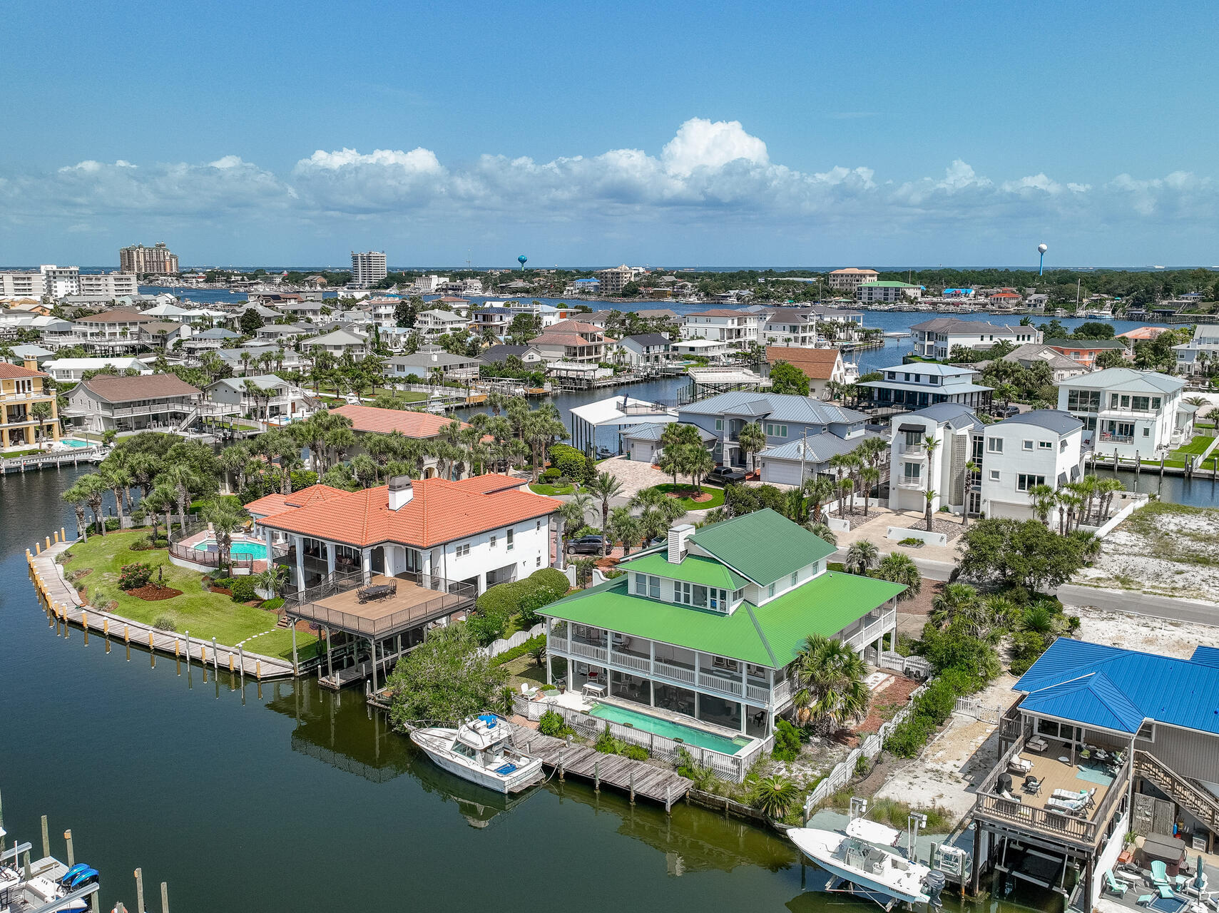 HOLIDAY ISLE - Residential
