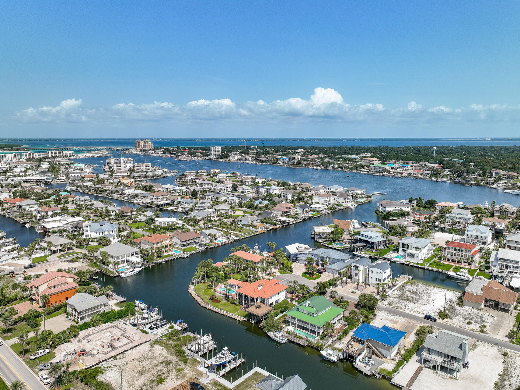 HOLIDAY ISLE - Residential