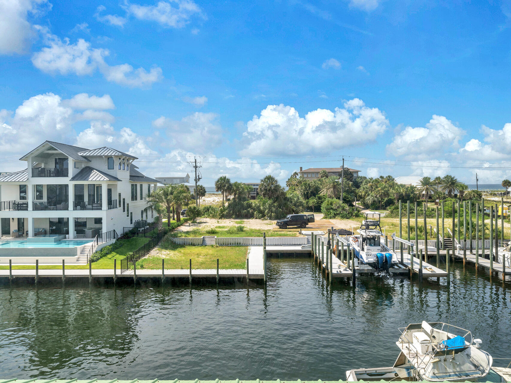HOLIDAY ISLE - Residential