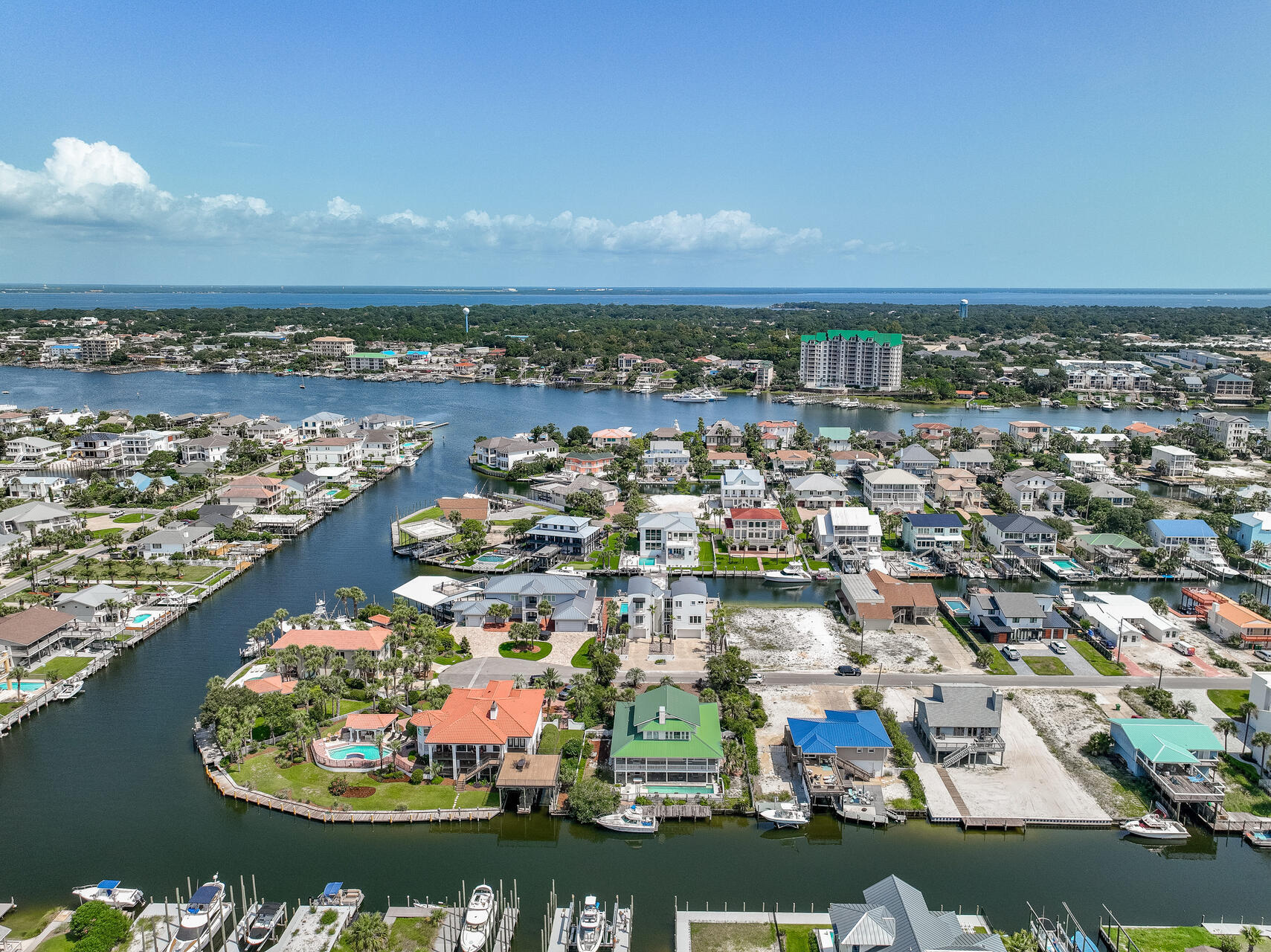 HOLIDAY ISLE - Residential
