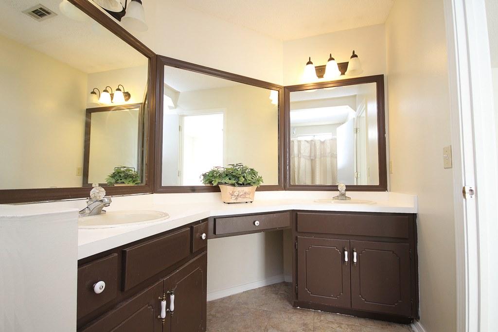 COLLEGE OAKS - Residential