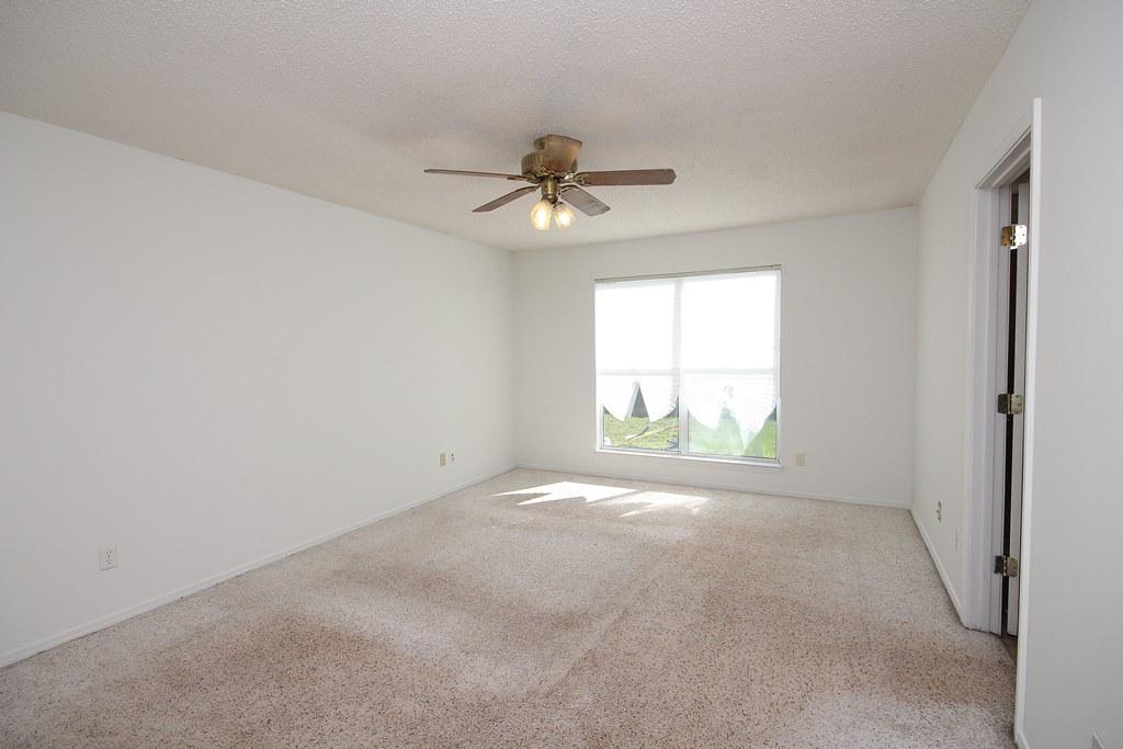 COLLEGE OAKS - Residential