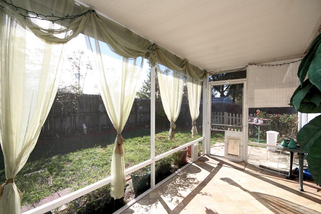 COLLEGE OAKS - Residential