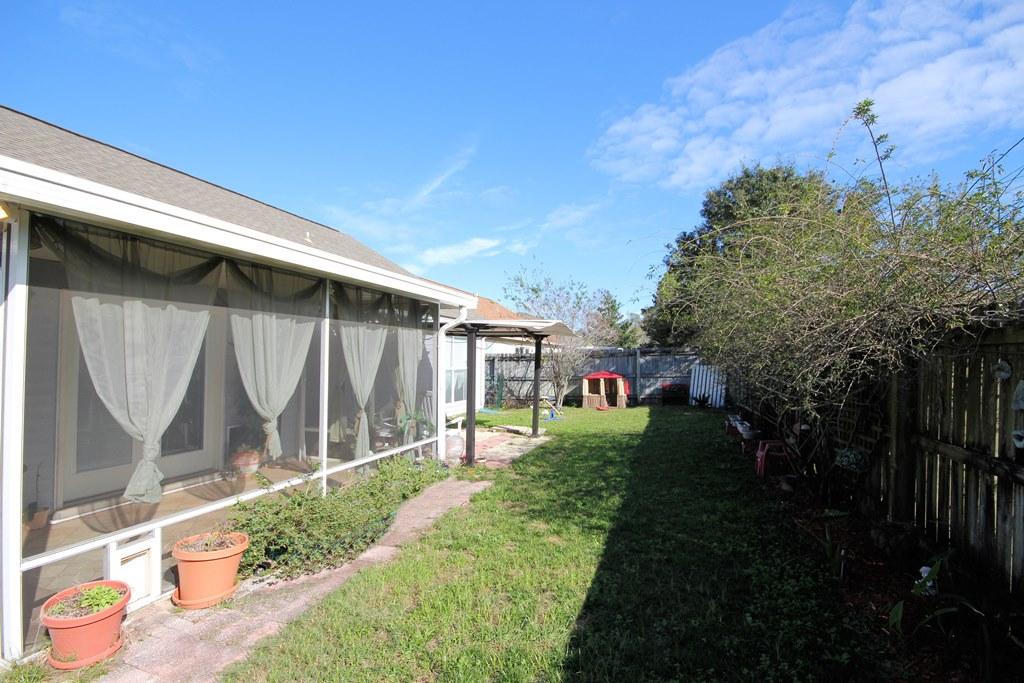 COLLEGE OAKS - Residential