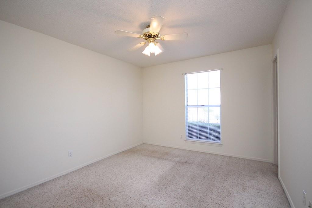 COLLEGE OAKS - Residential