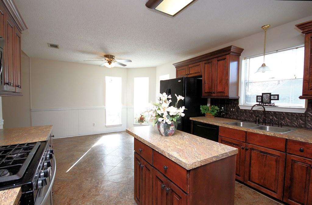 COLLEGE OAKS - Residential