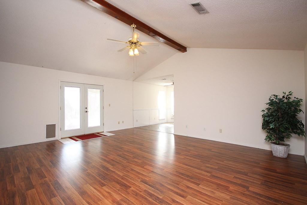 COLLEGE OAKS - Residential