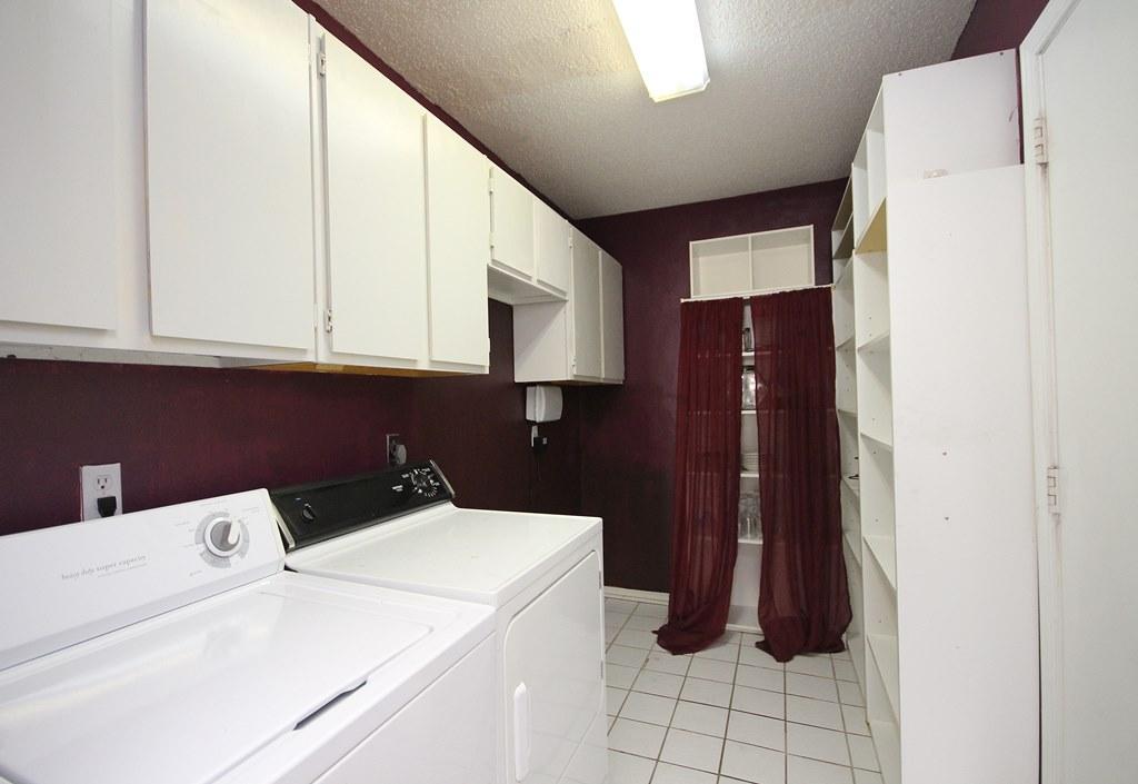 COLLEGE OAKS - Residential