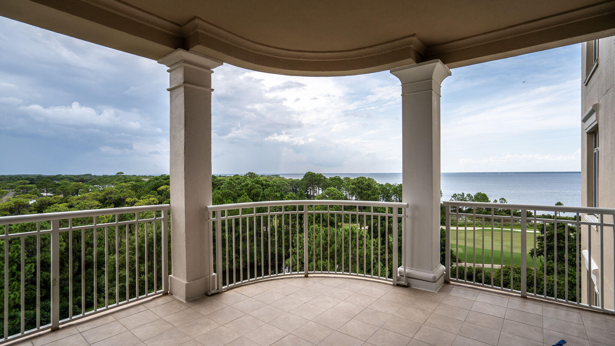 ONE WATER PLACE - Residential