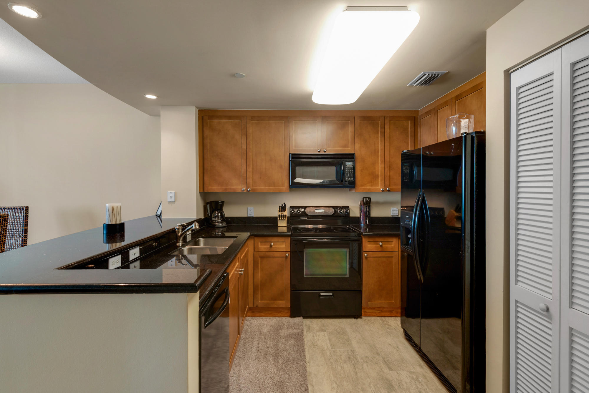 AQUA BEACHSIDE RESORT - Residential