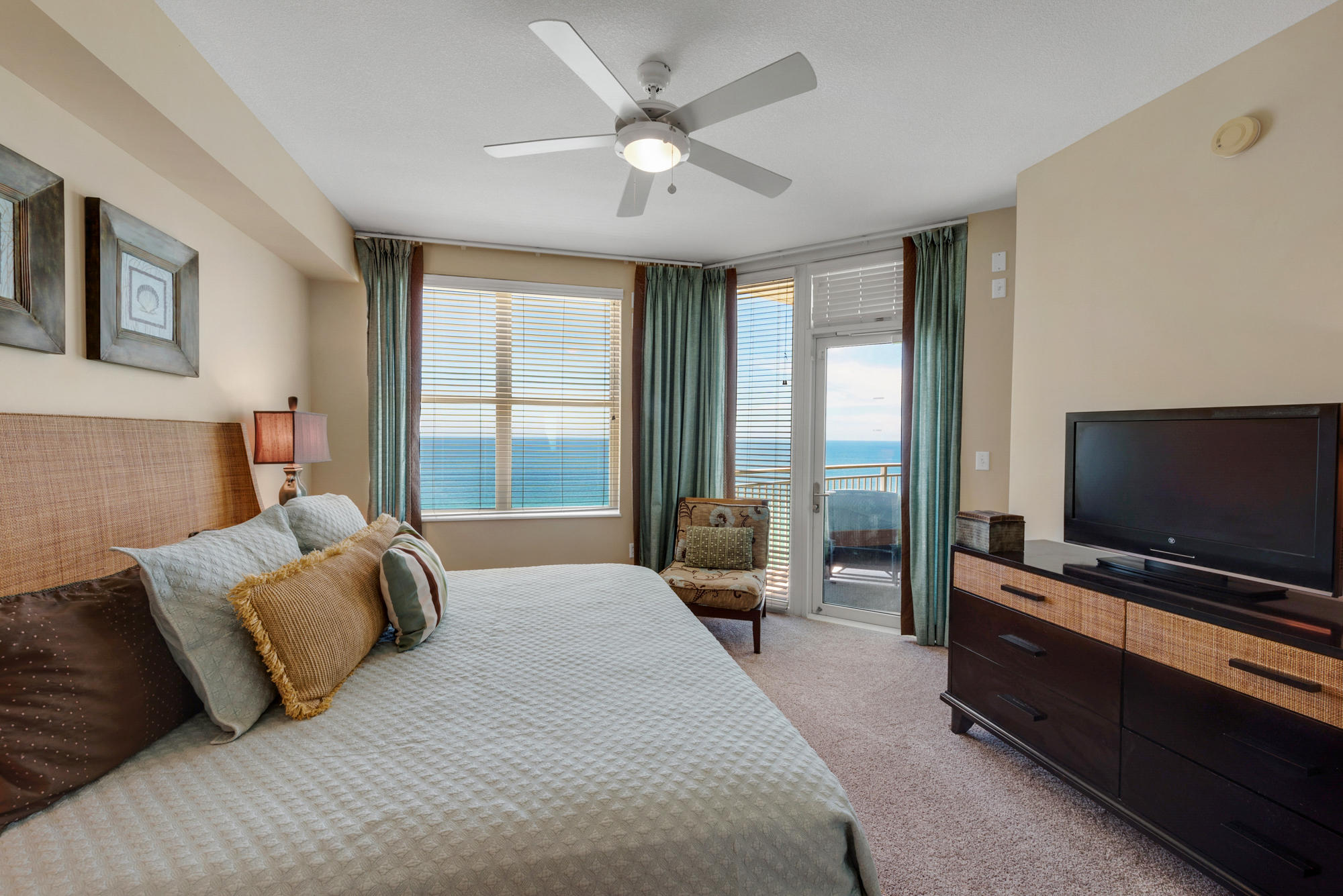 AQUA BEACHSIDE RESORT - Residential