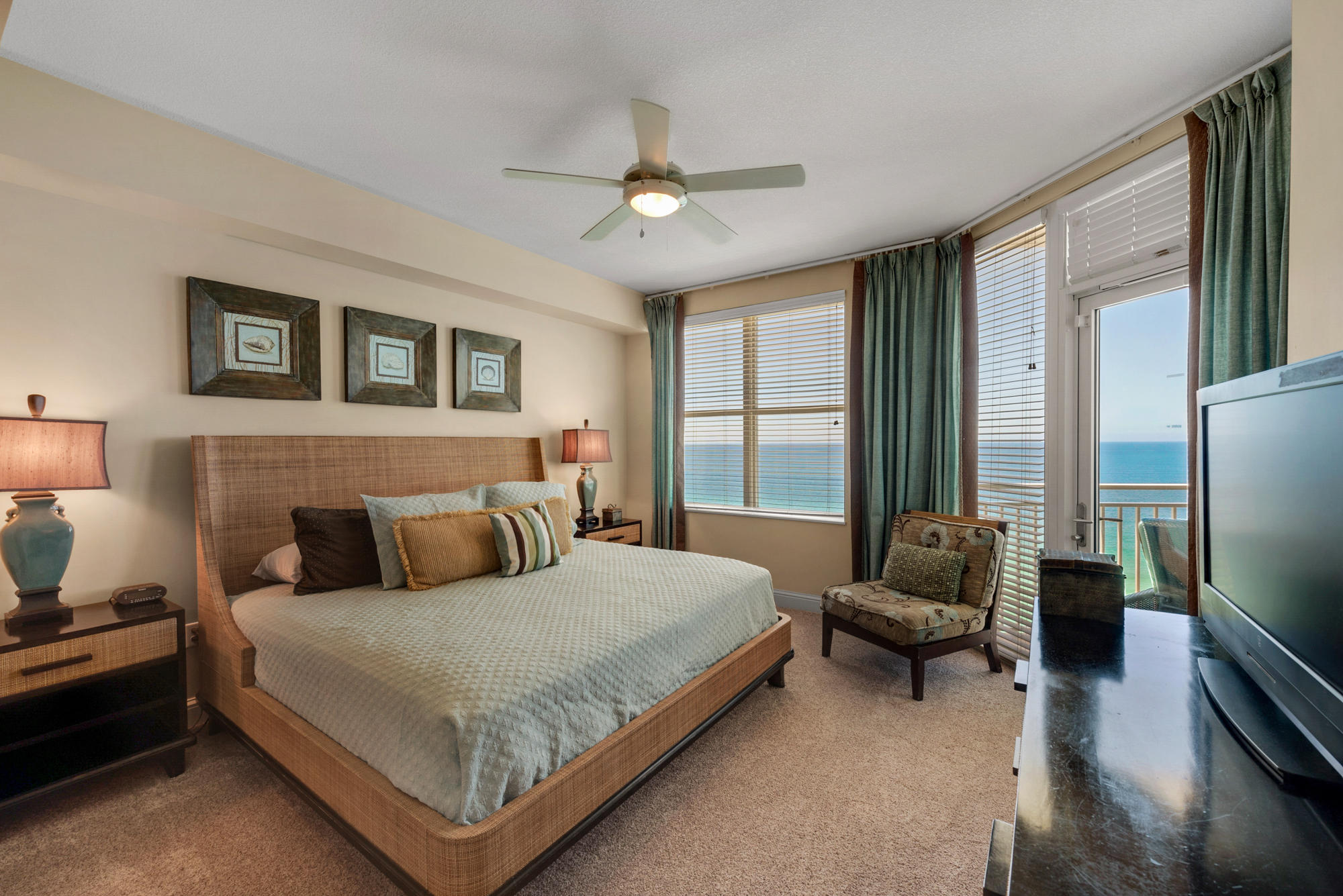 AQUA BEACHSIDE RESORT - Residential