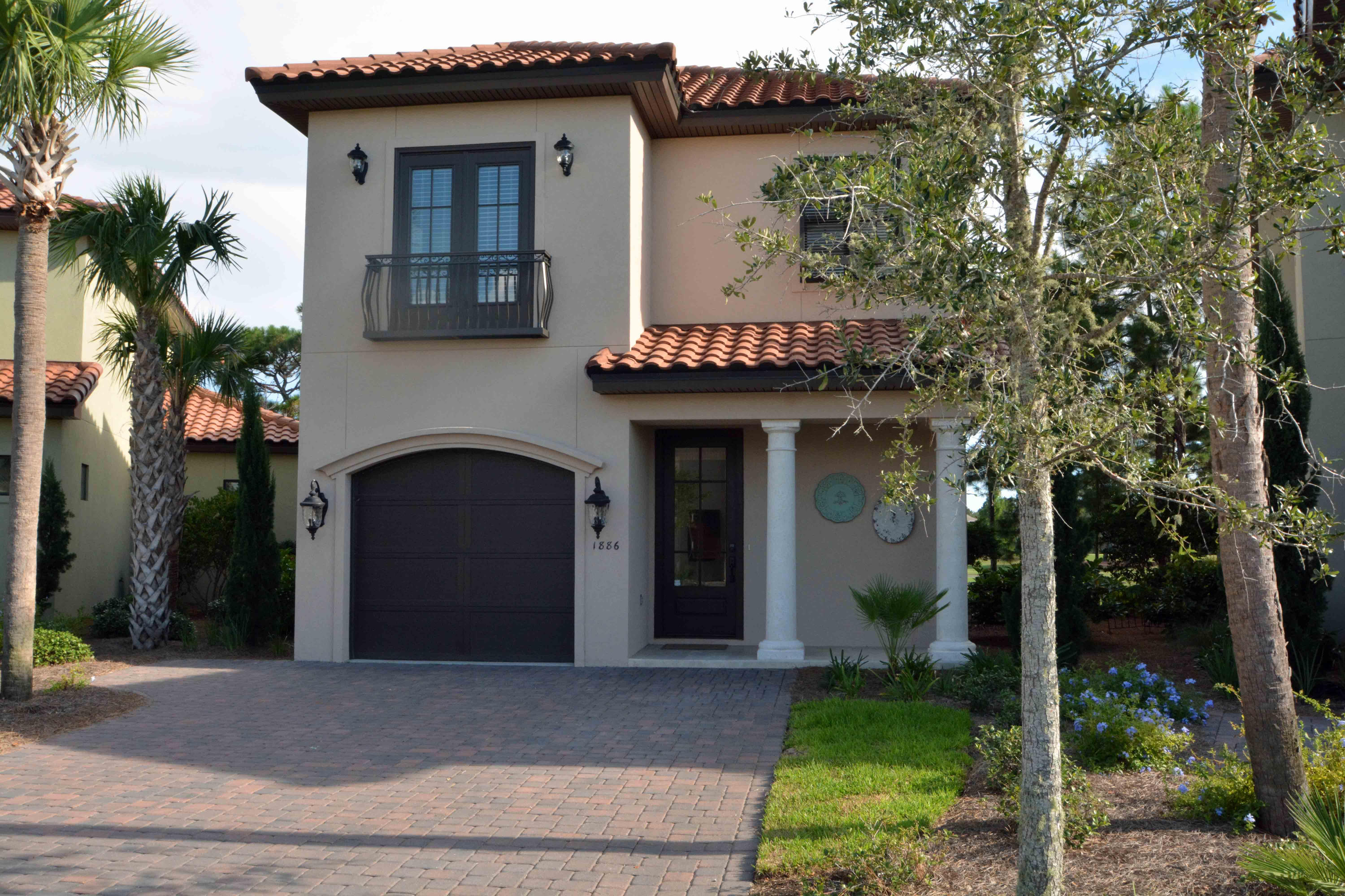 VILLA LAGO - Residential