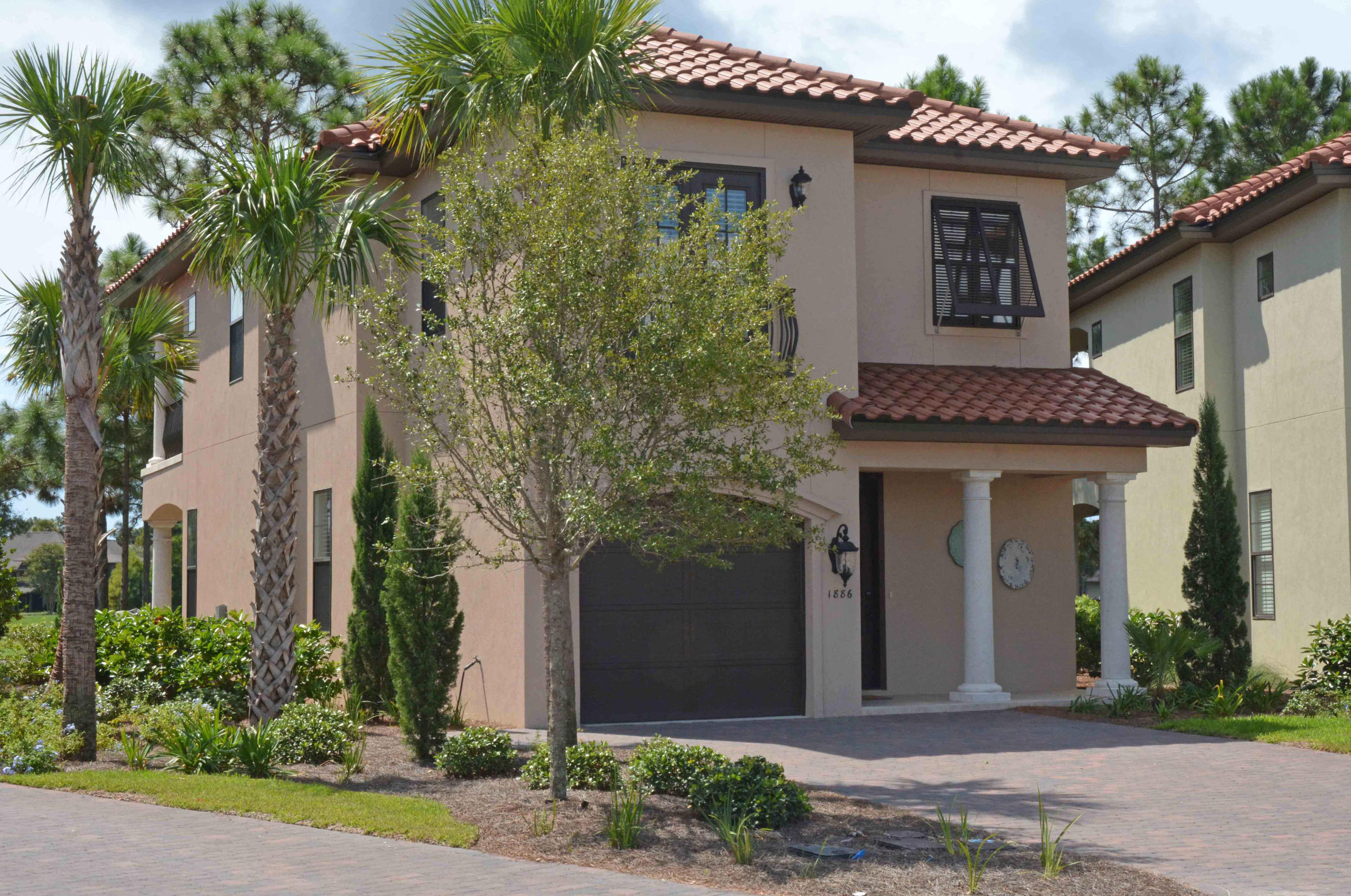 VILLA LAGO - Residential