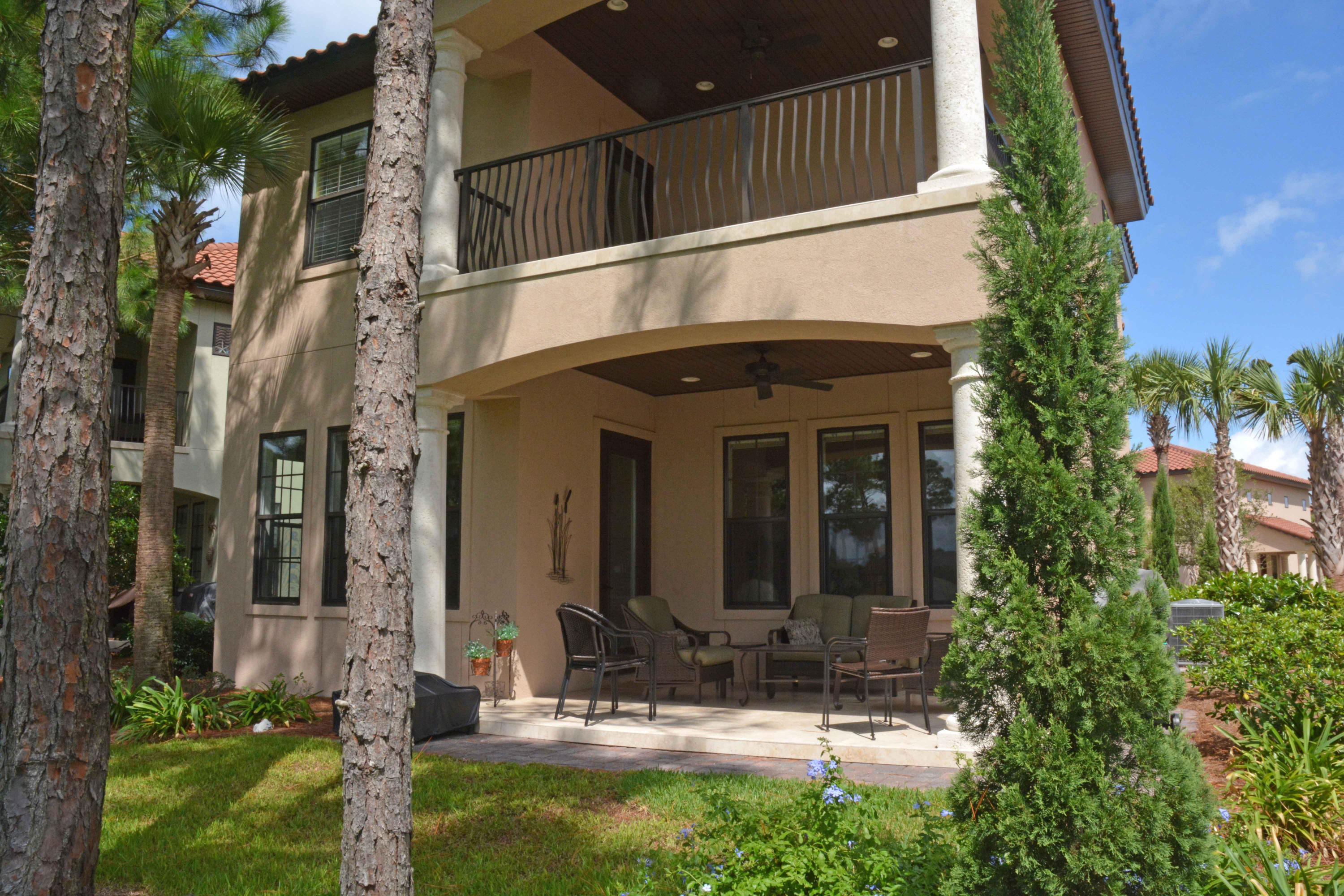 VILLA LAGO - Residential