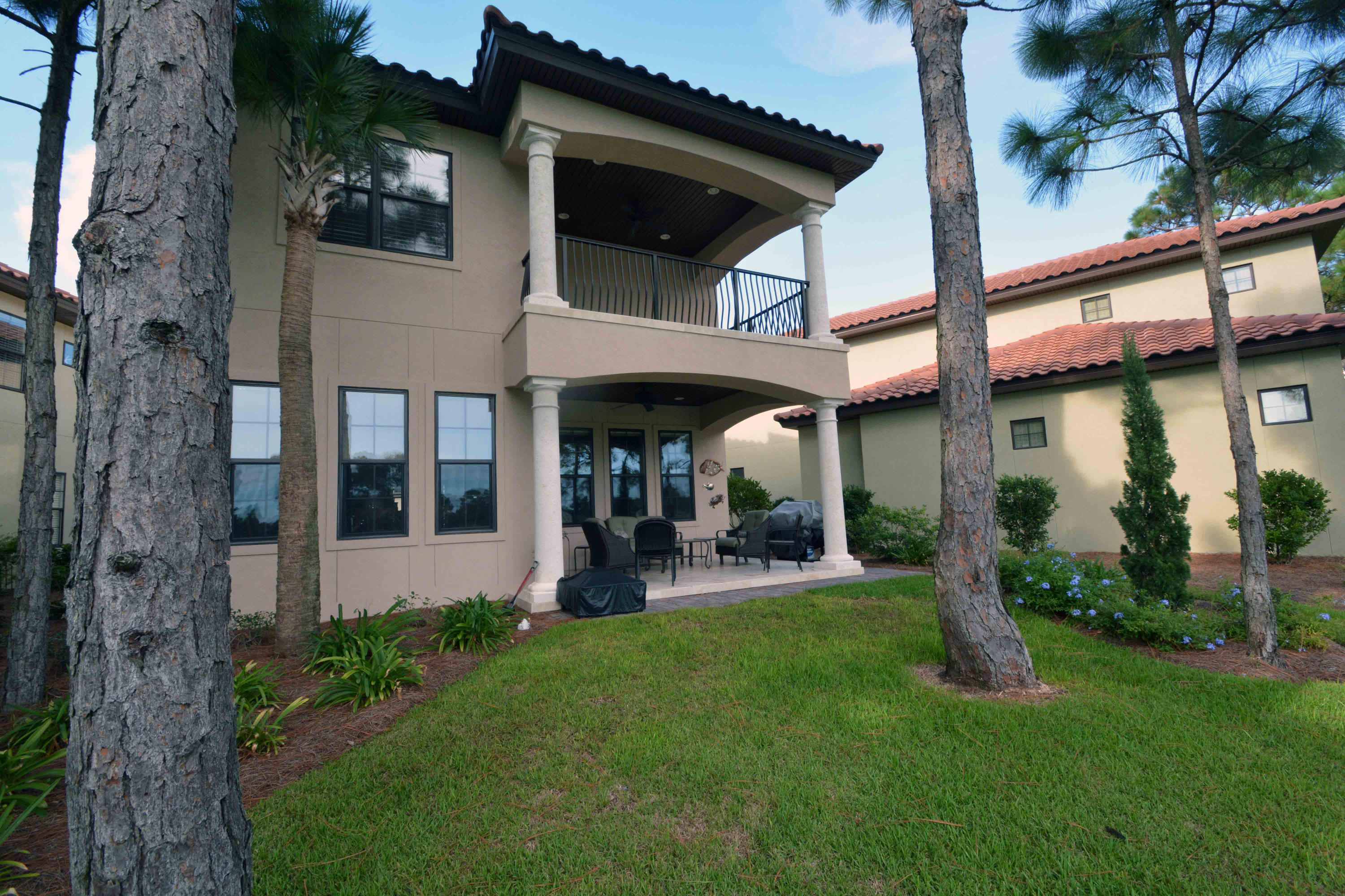 VILLA LAGO - Residential