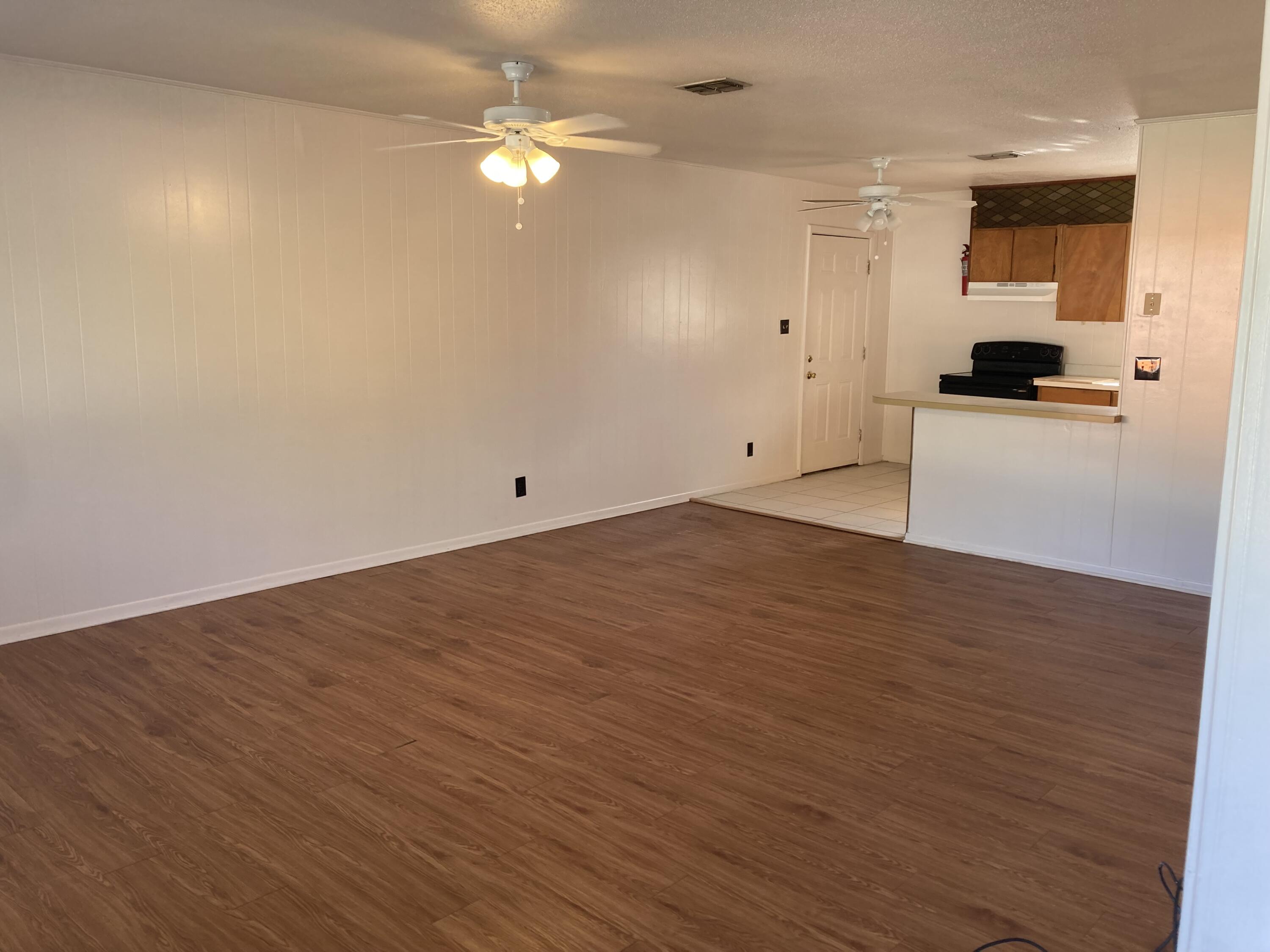 FLOROSA DEL MAR - Residential Lease