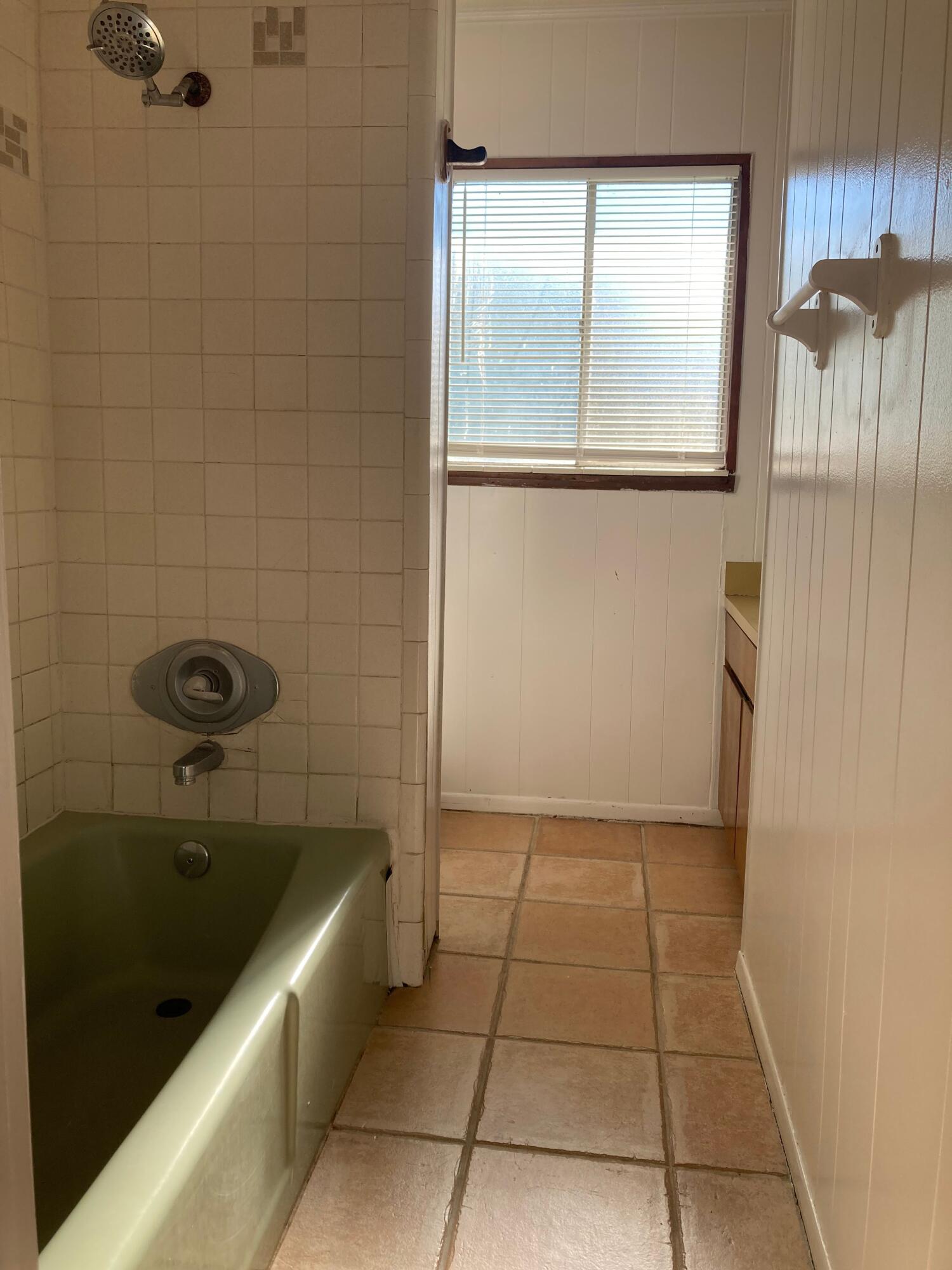 FLOROSA DEL MAR - Residential Lease