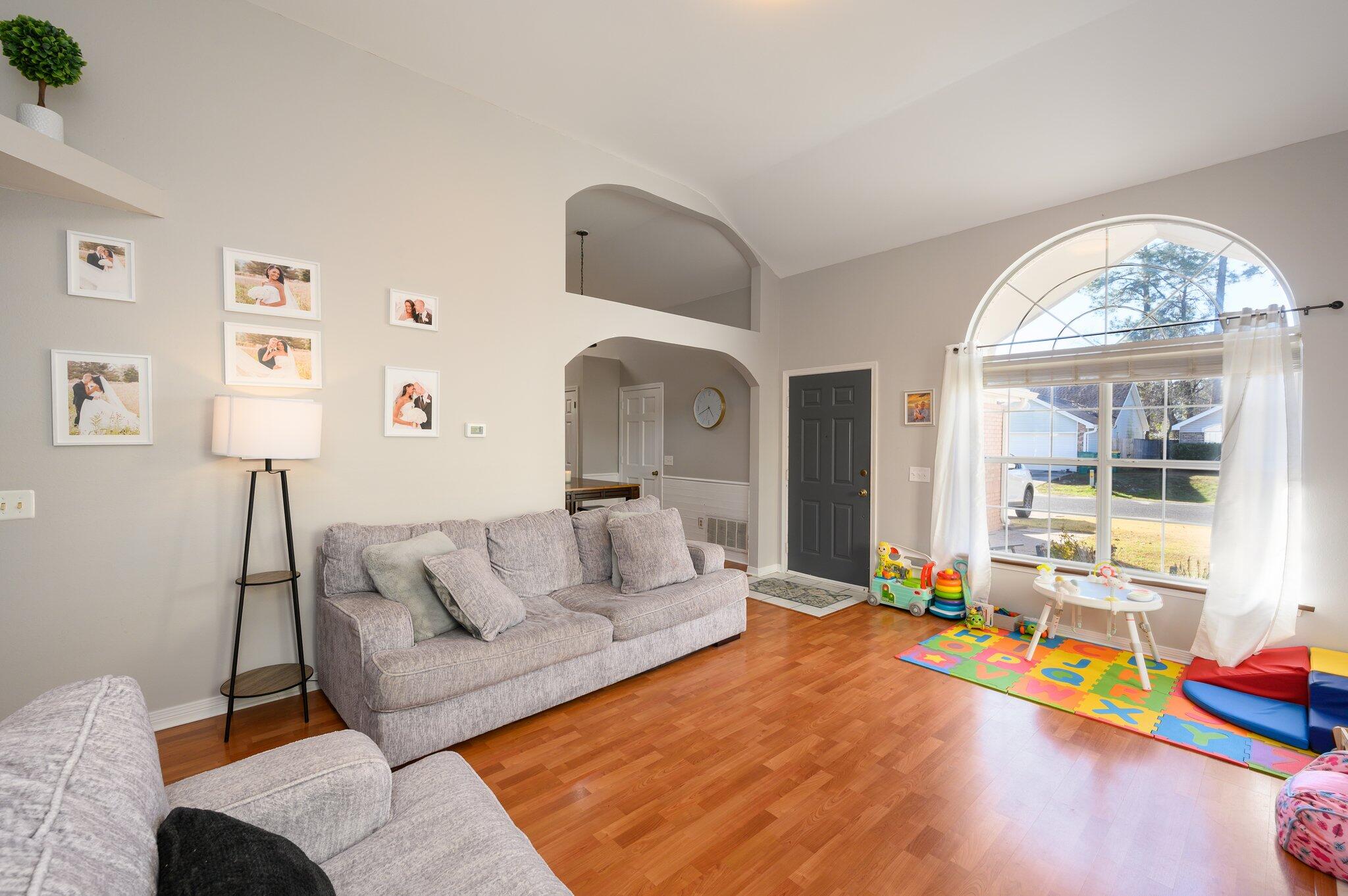 LAKE CHARLESTON - Residential Lease