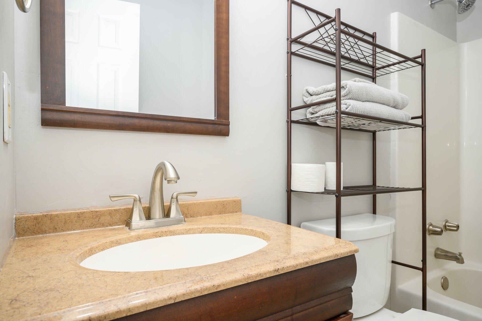 LAKE CHARLESTON - Residential Lease