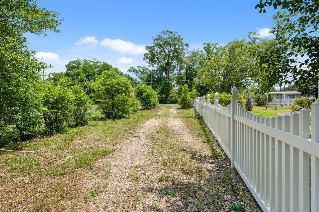 TOWN OF DEFUNIAK SPRINGS - Land