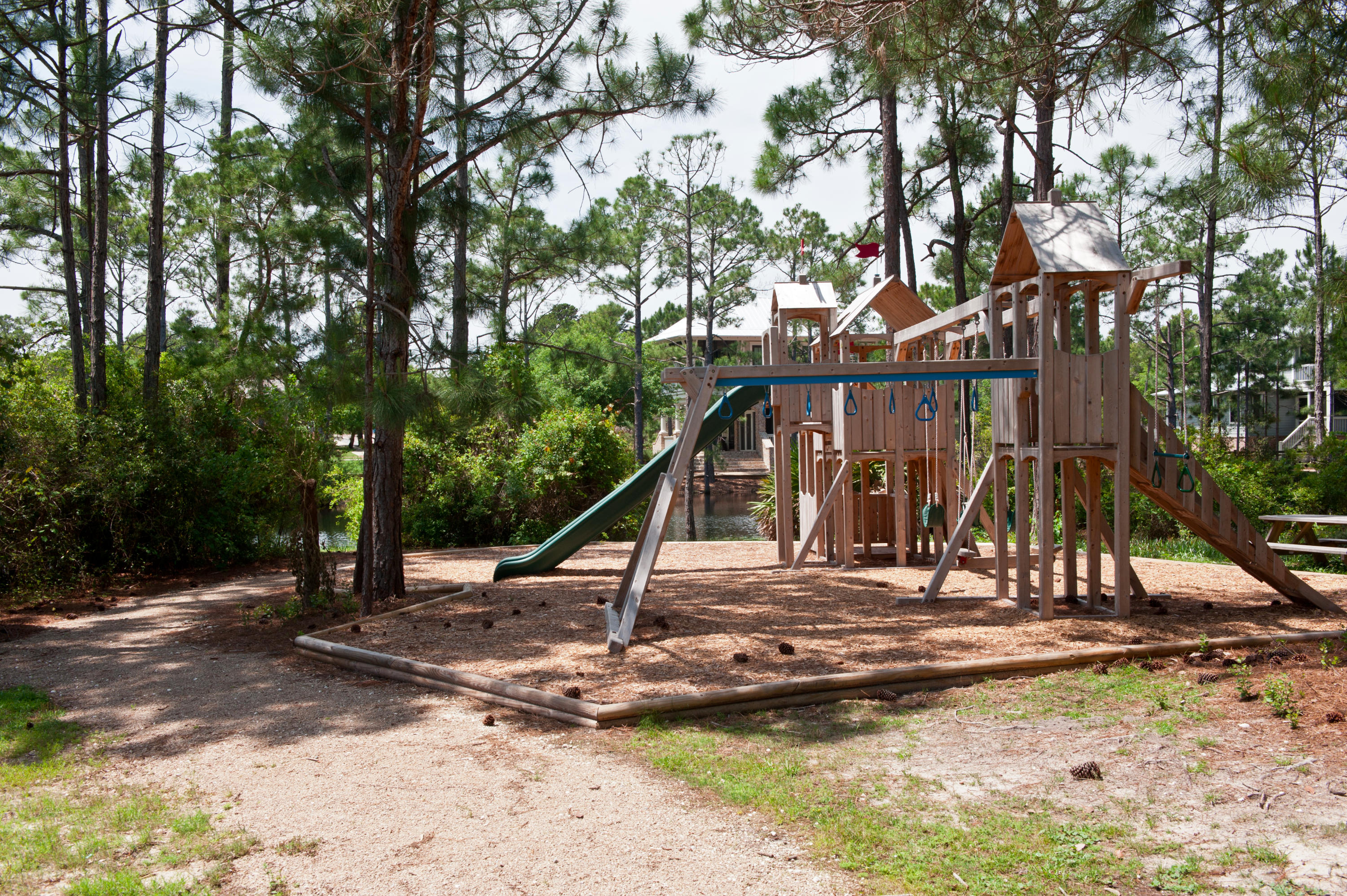 FOREST LAKES - Residential