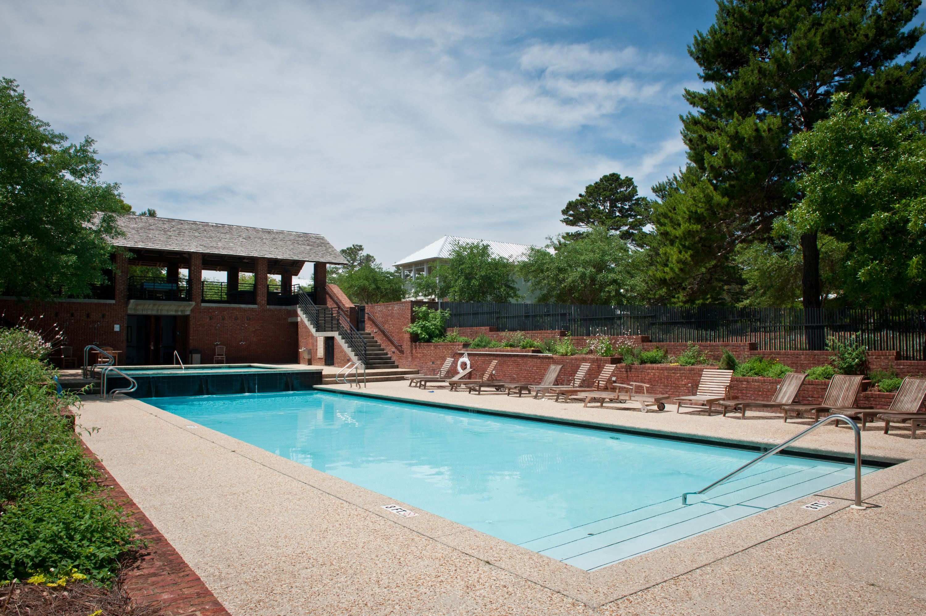 FOREST LAKES - Residential