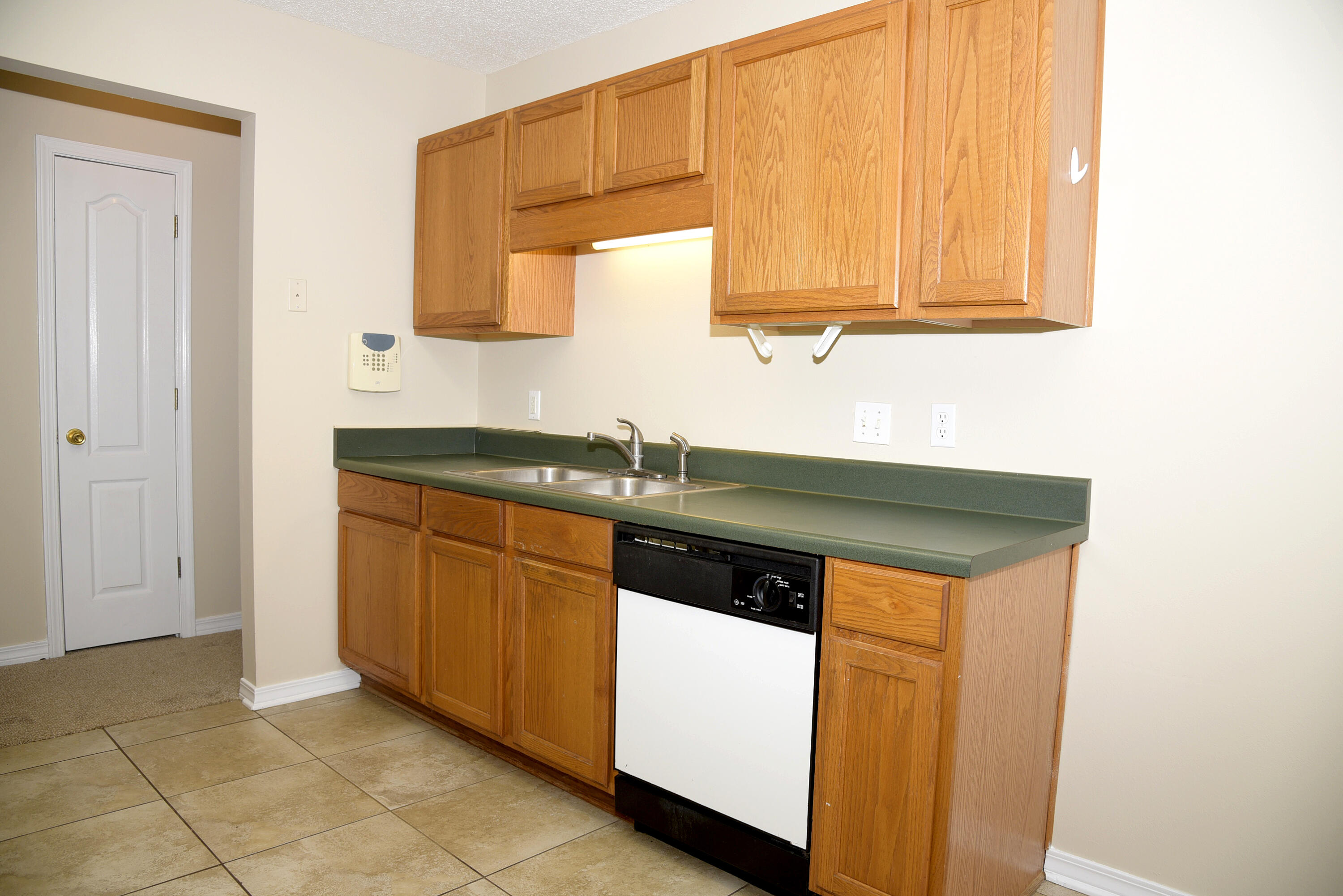 OLD TOWN PH 1 - Residential Lease