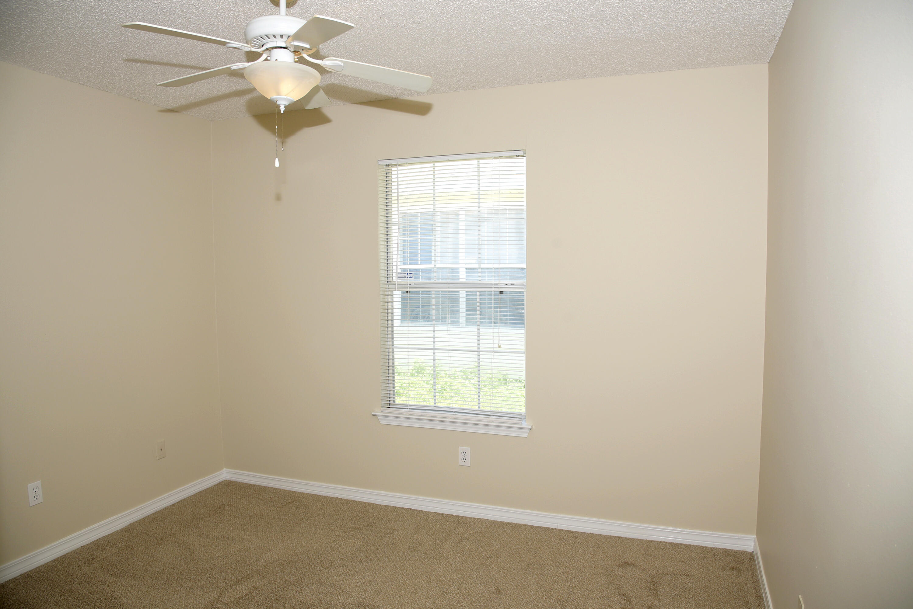 OLD TOWN PH 1 - Residential Lease