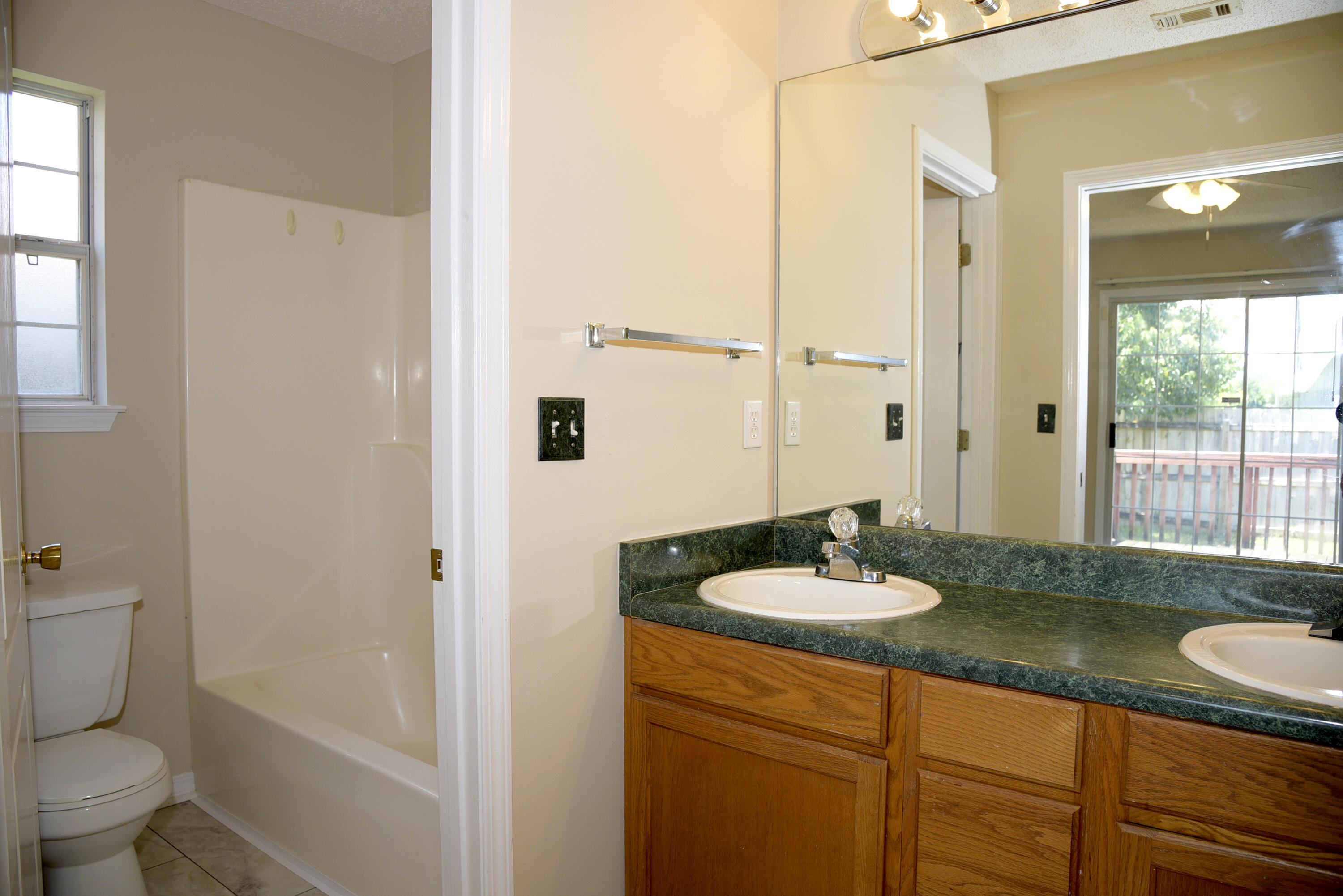 OLD TOWN PH 1 - Residential Lease