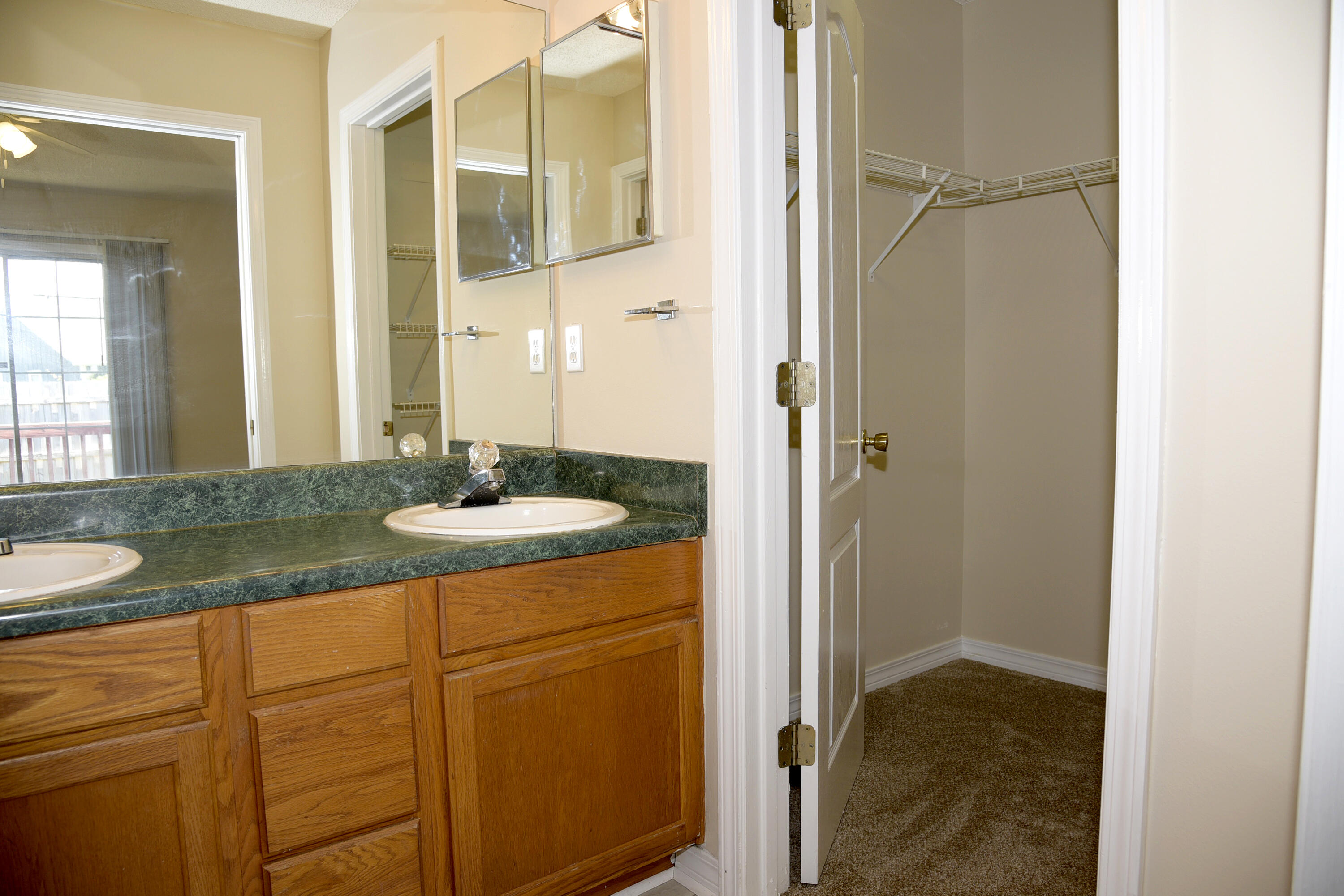 OLD TOWN PH 1 - Residential Lease