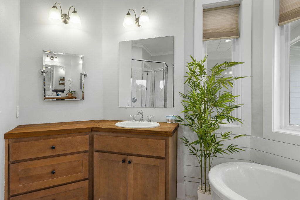 CANO ESTATES - Residential