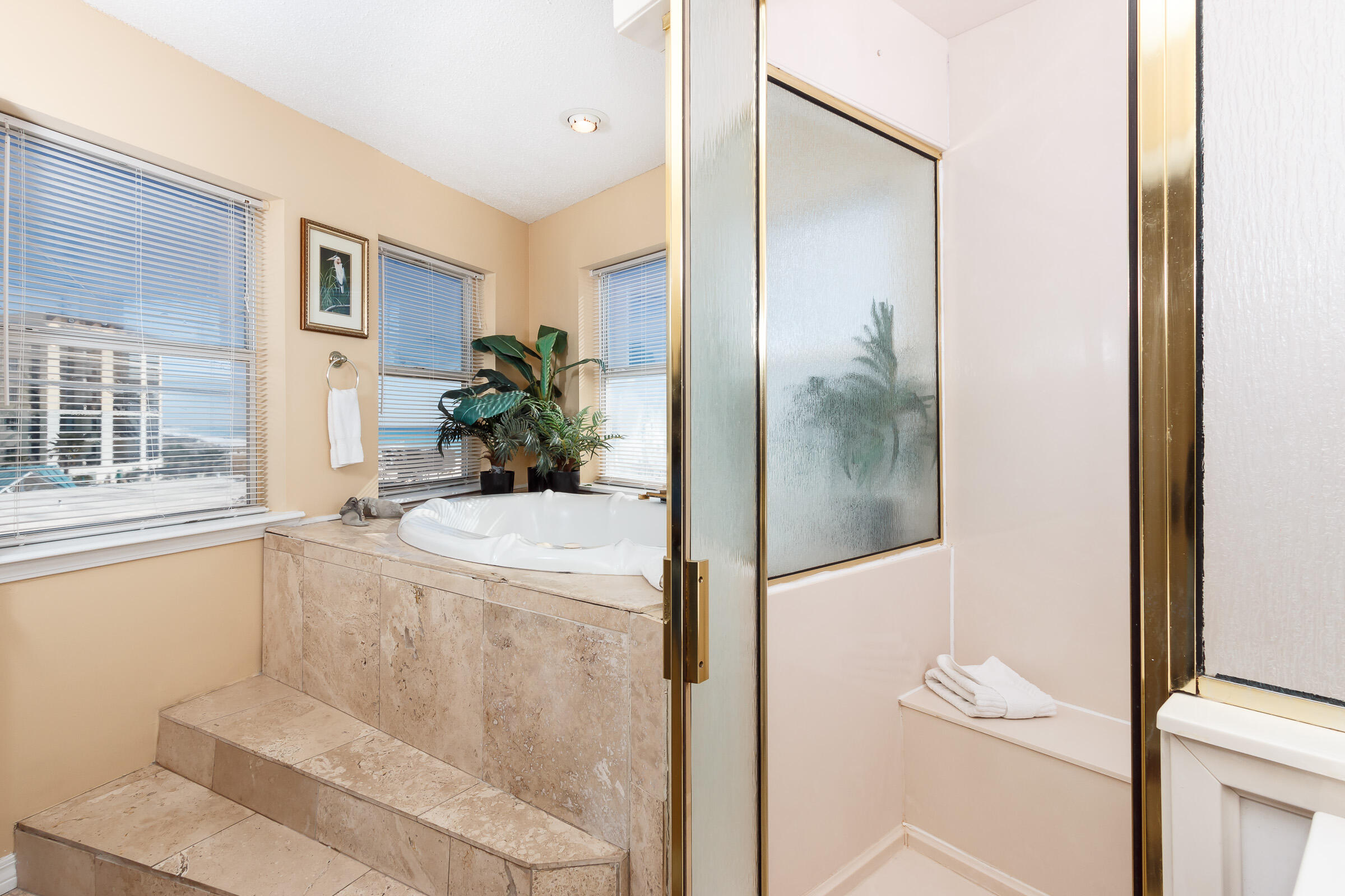 ISLAND MIST - Residential