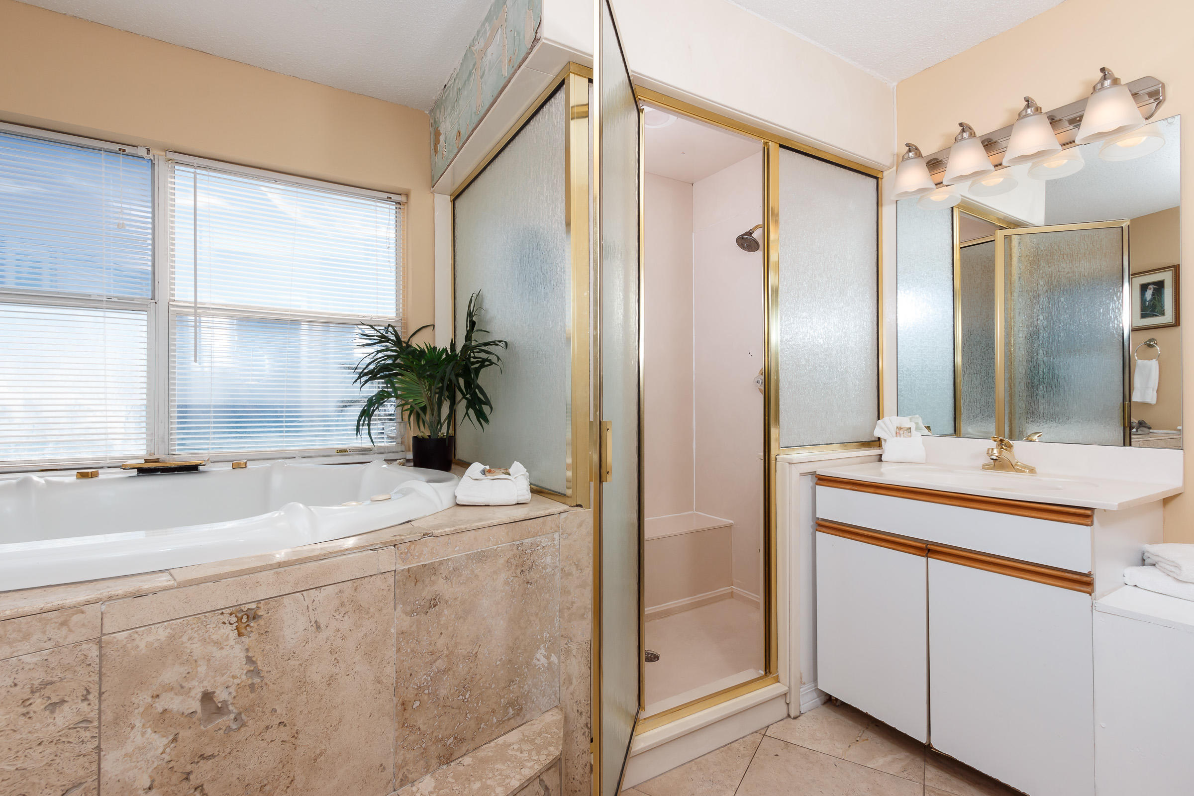 ISLAND MIST - Residential