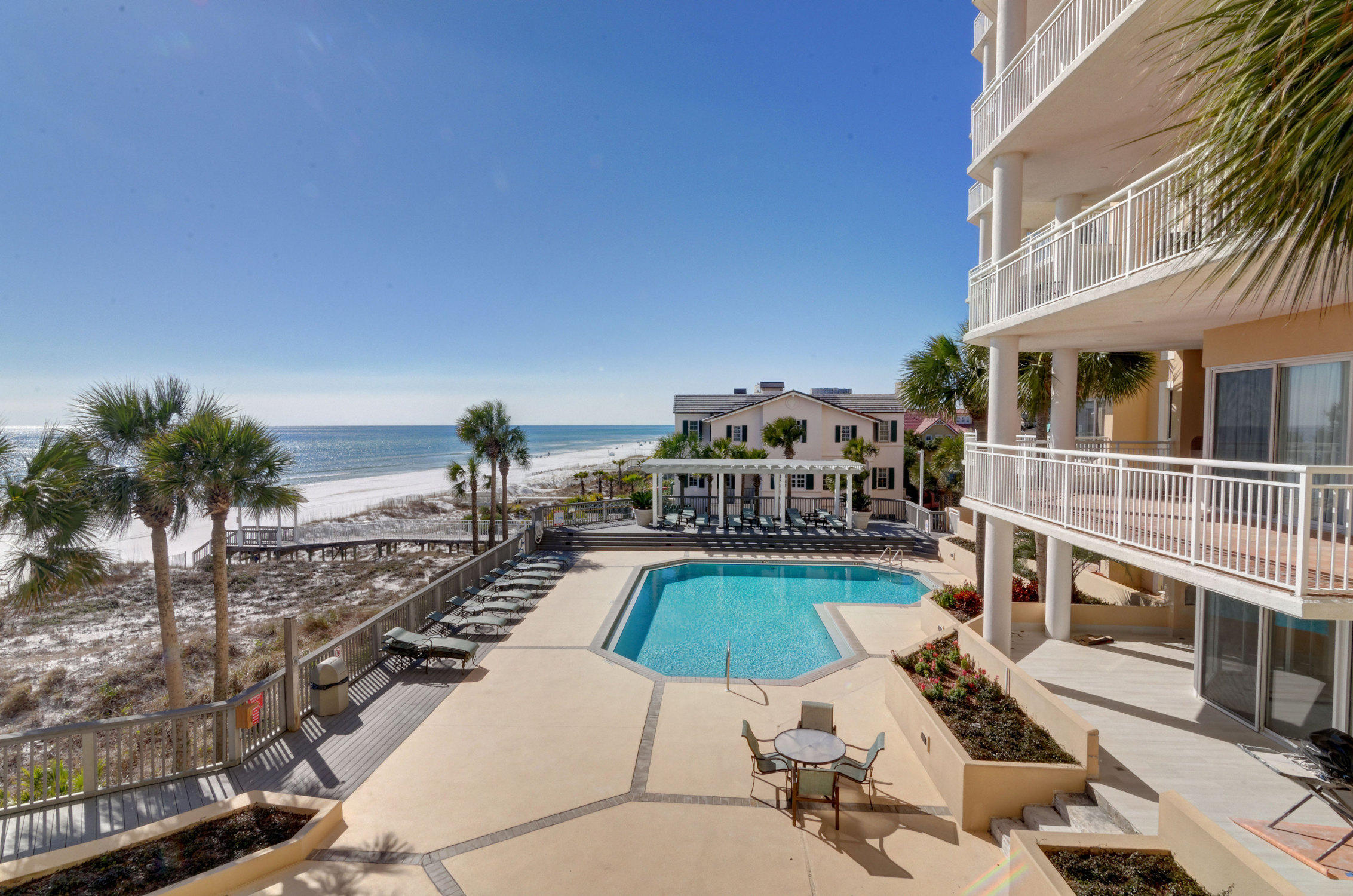 HIDDEN DUNES GRAND VILLAS - Residential