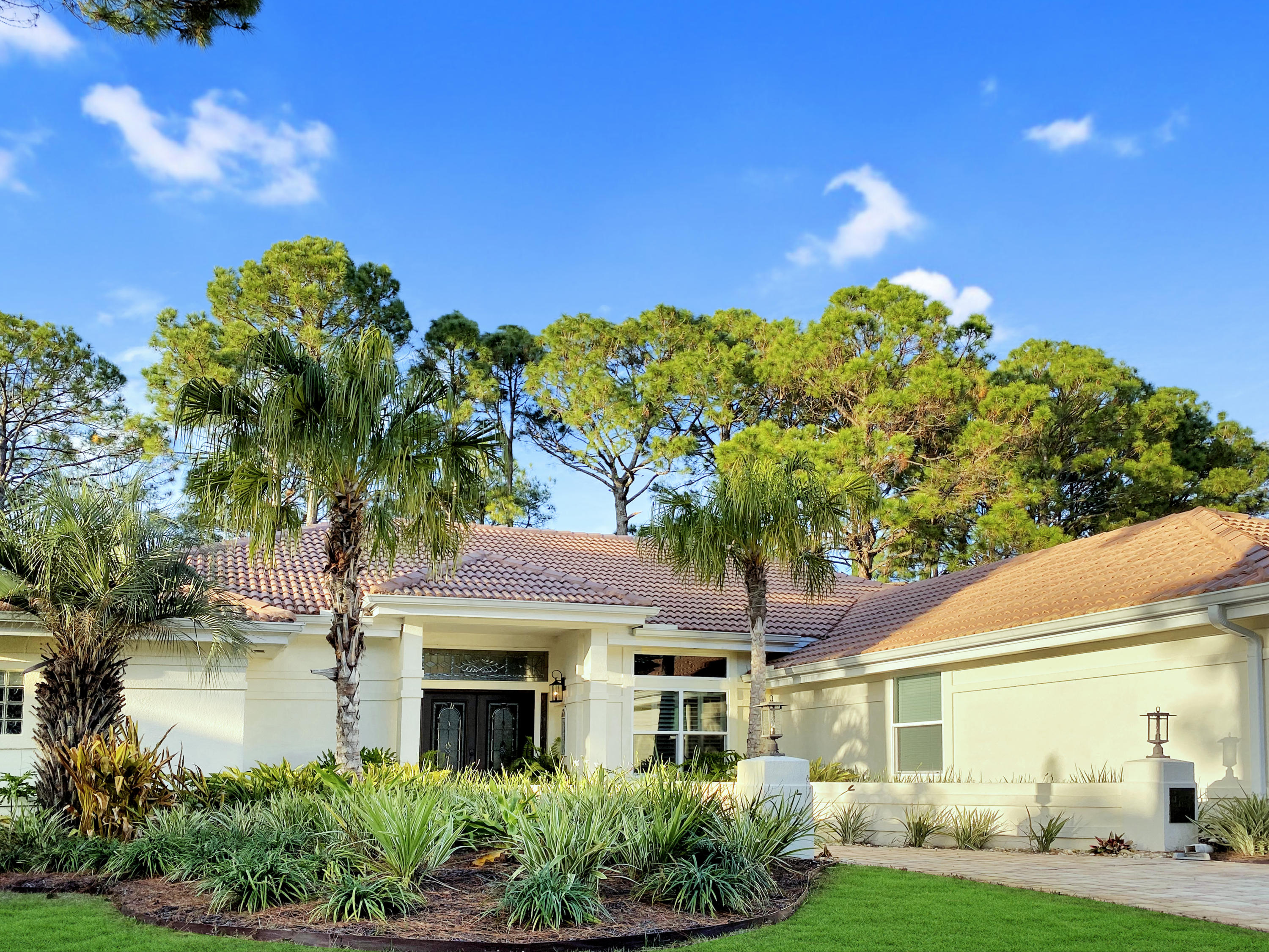 RAVEN OAKS TROON - Residential