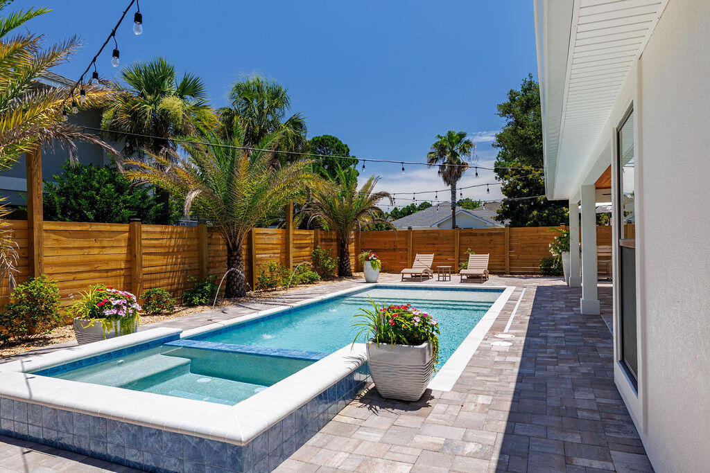 EMERALD LAKES PH 1 - Residential