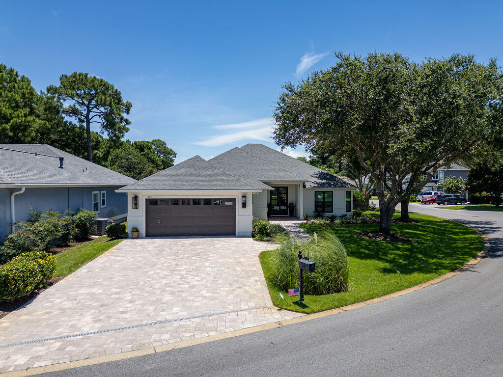 EMERALD LAKES PH 1 - Residential