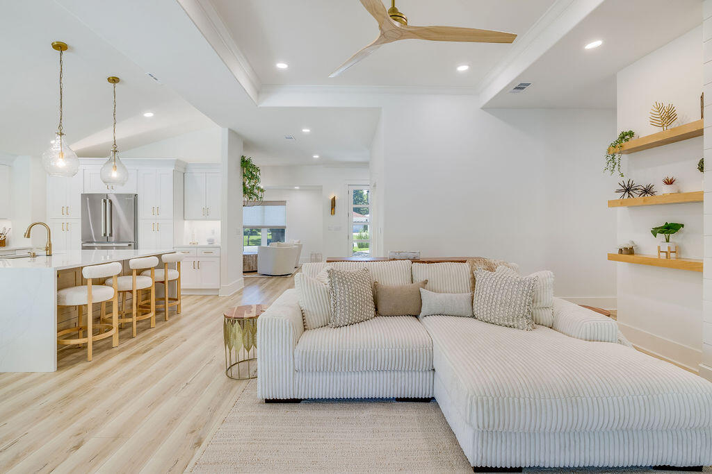 EMERALD LAKES PH 1 - Residential